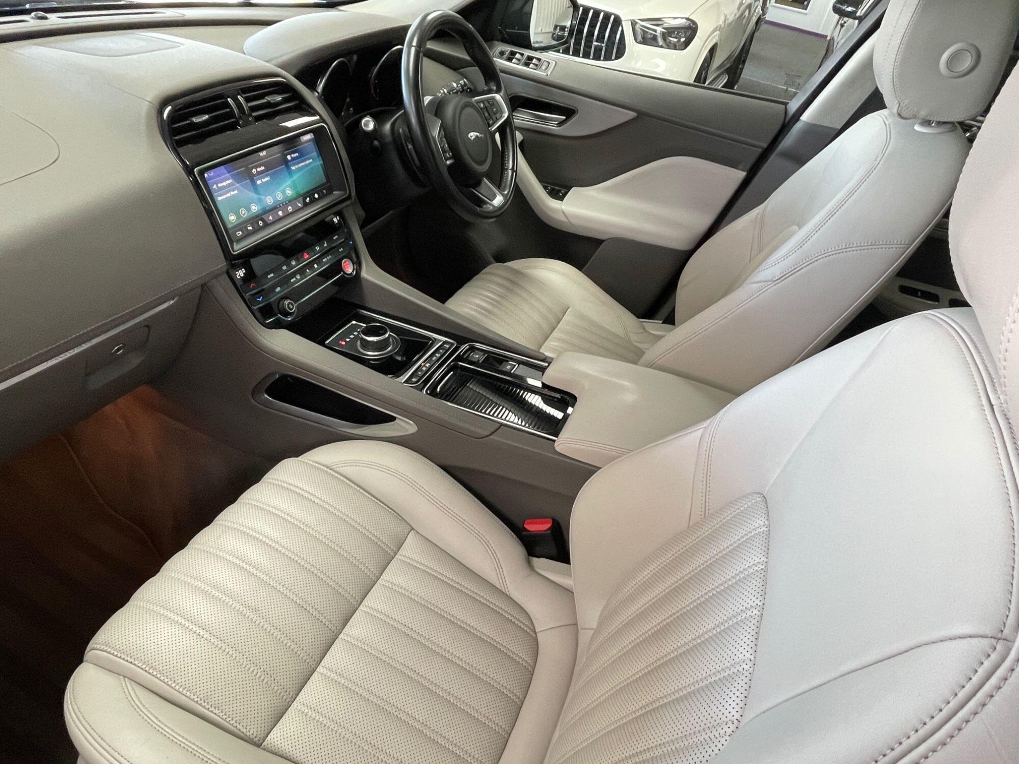 Jaguar F-Pace - Image 31