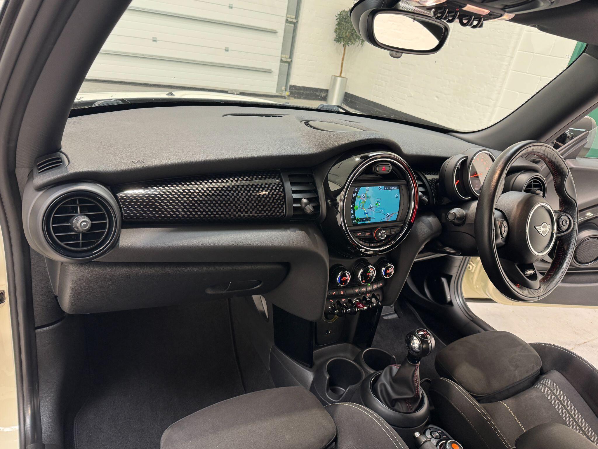MINI Hatch - Image 20