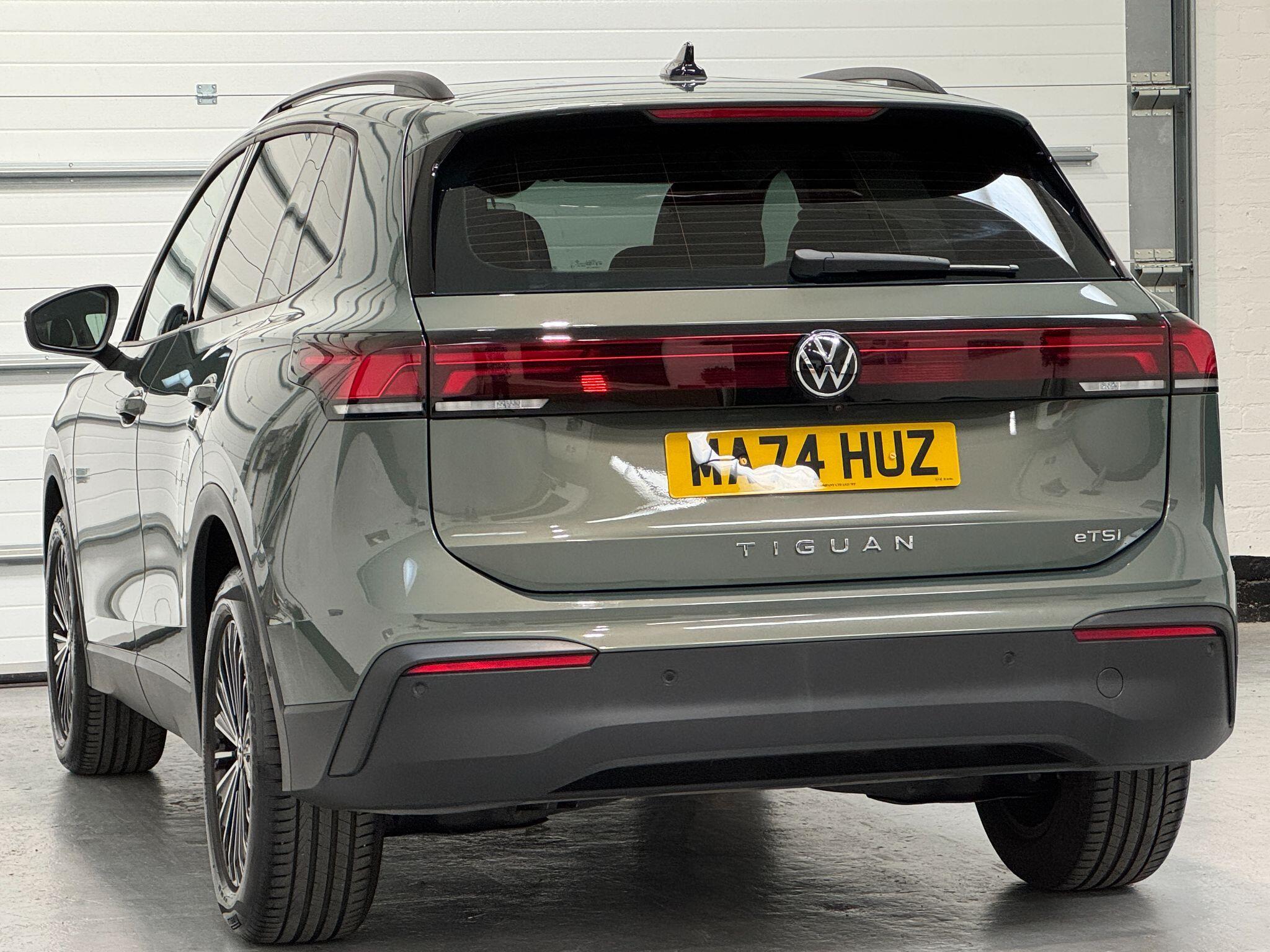 Volkswagen Tiguan - Image 14