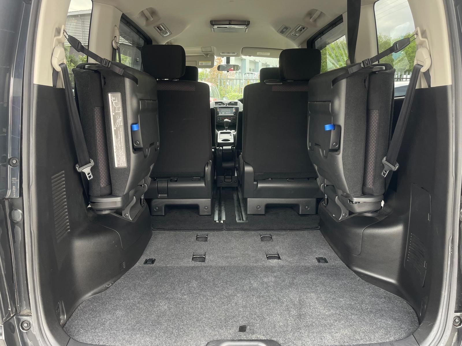 Nissan Serena - Image 20