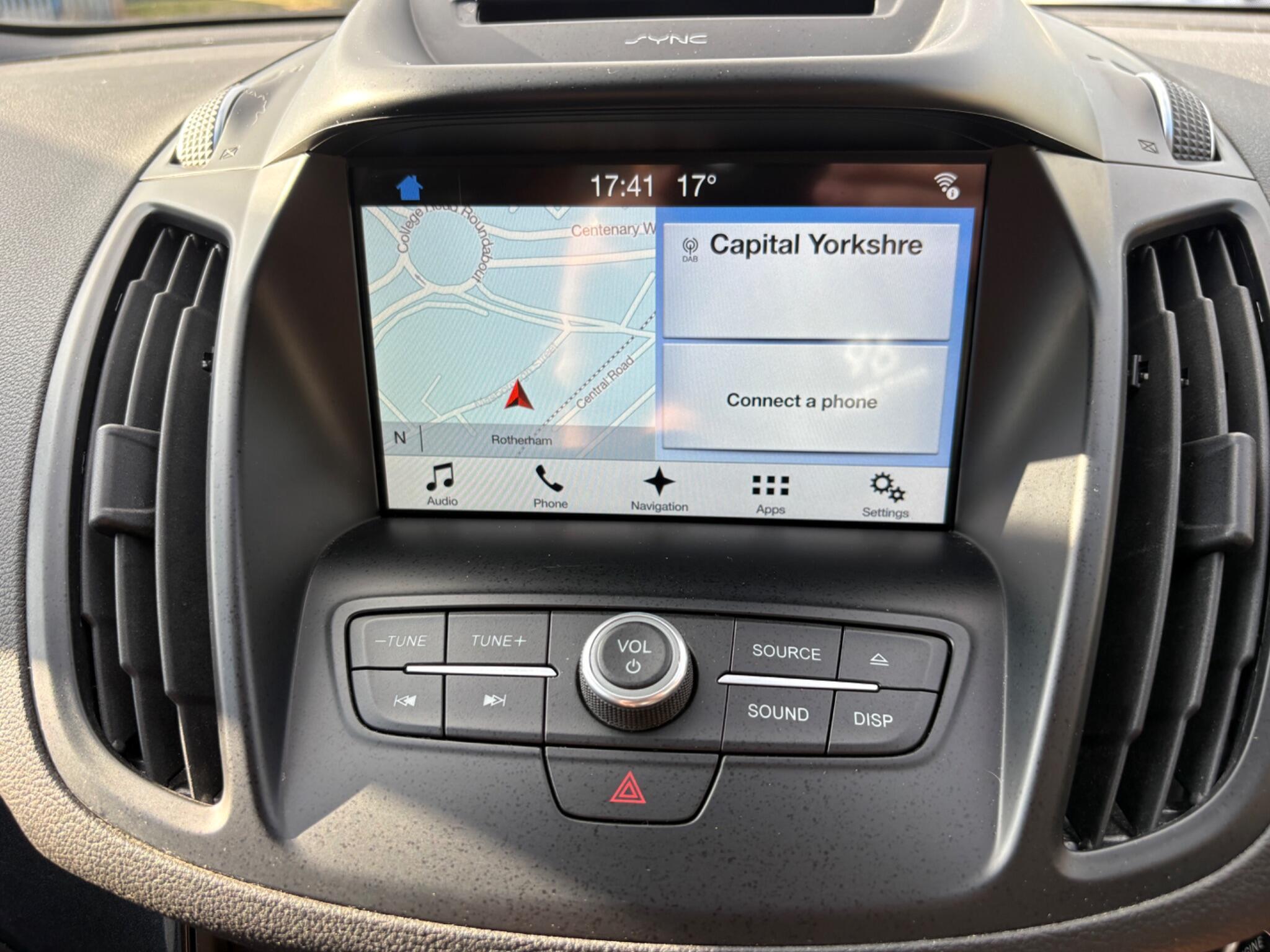 Ford Kuga - Image 20