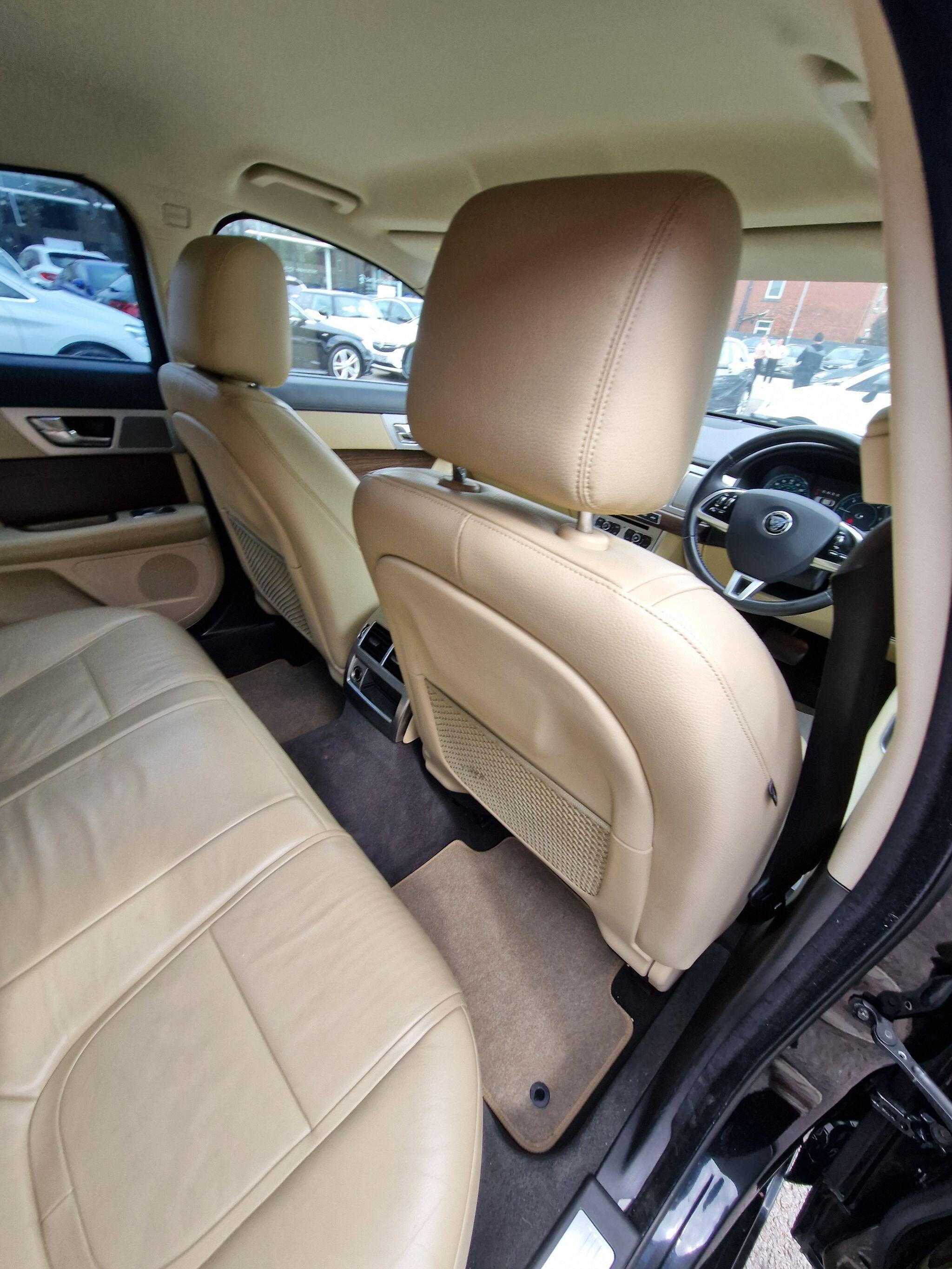 Jaguar XF - Image 34