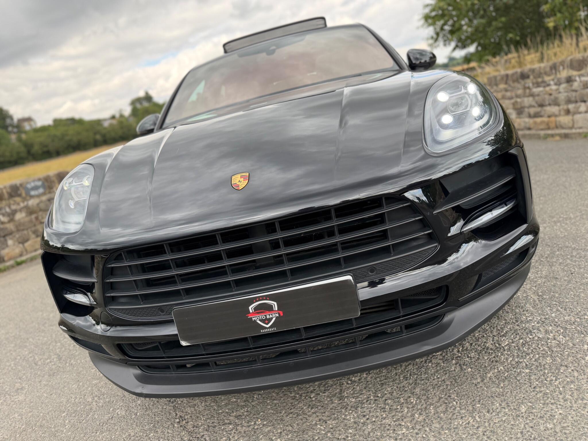 Porsche Macan - Image 12