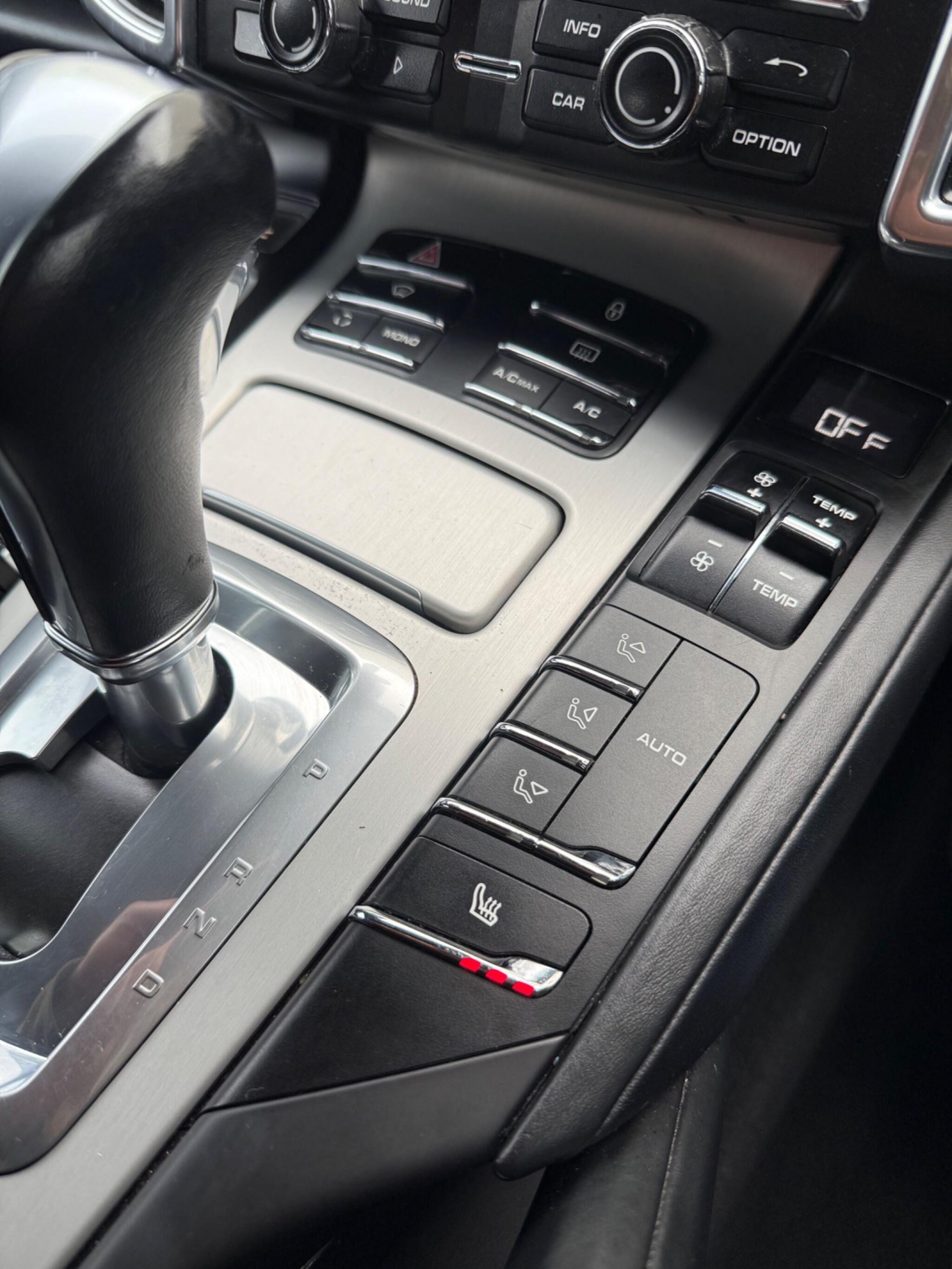 Porsche Cayenne - Image 43