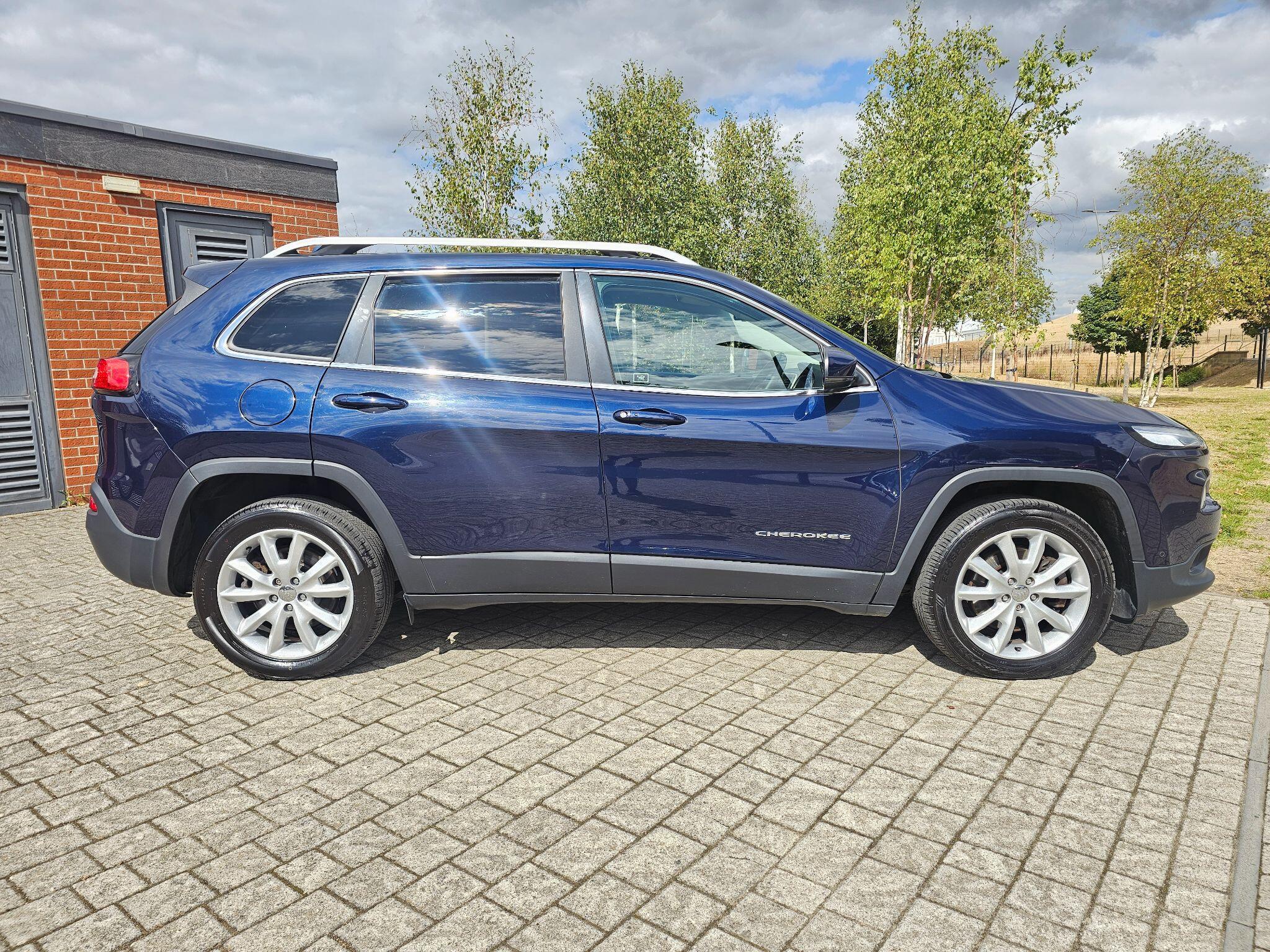 Jeep Cherokee - Image 9
