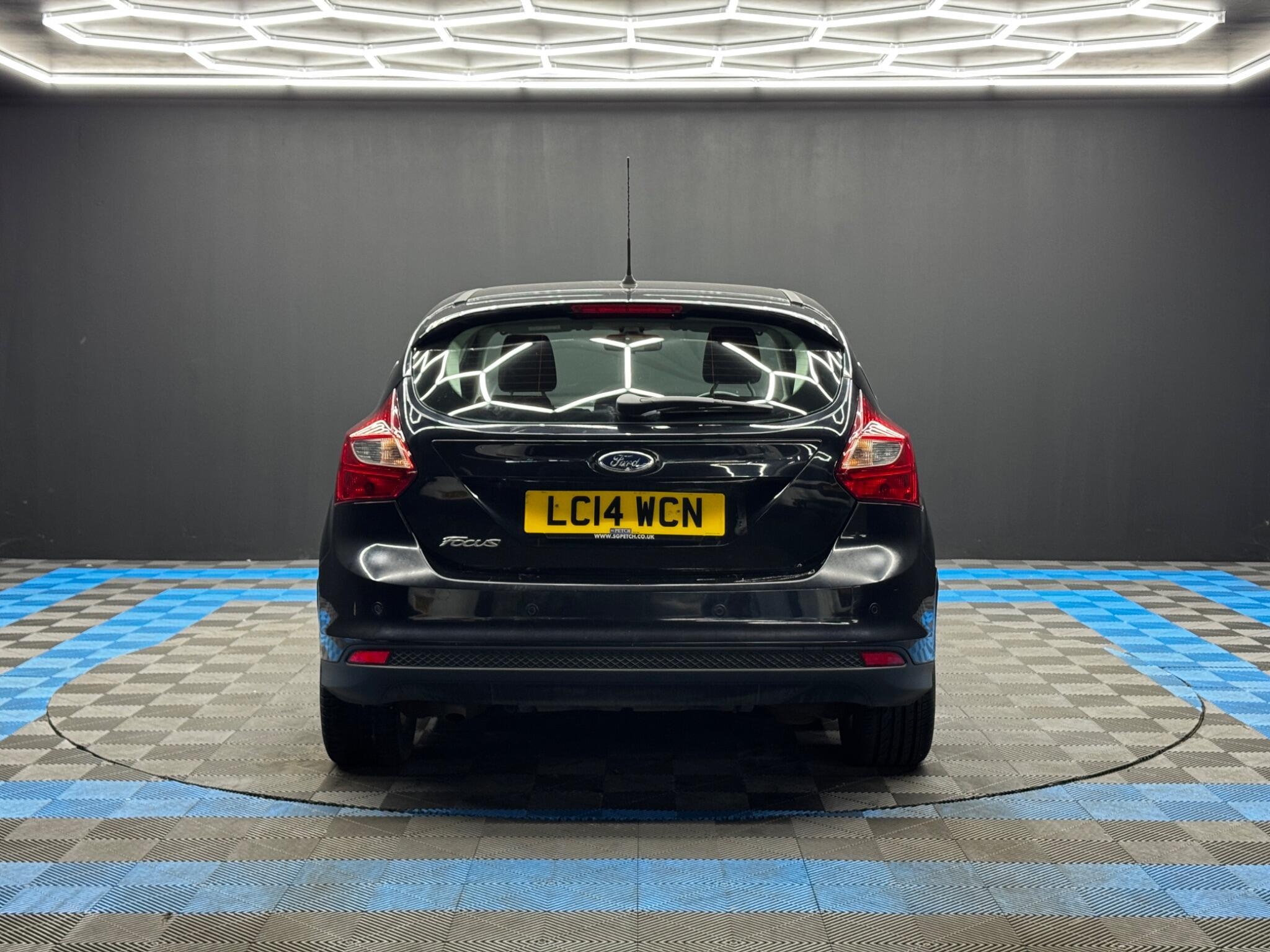 Ford Focus - Image 6