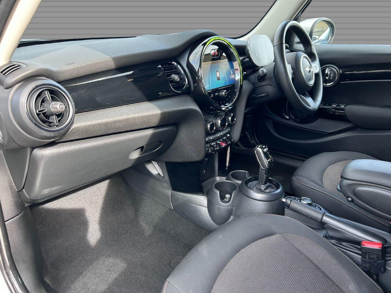 MINI Hatch - Image 16