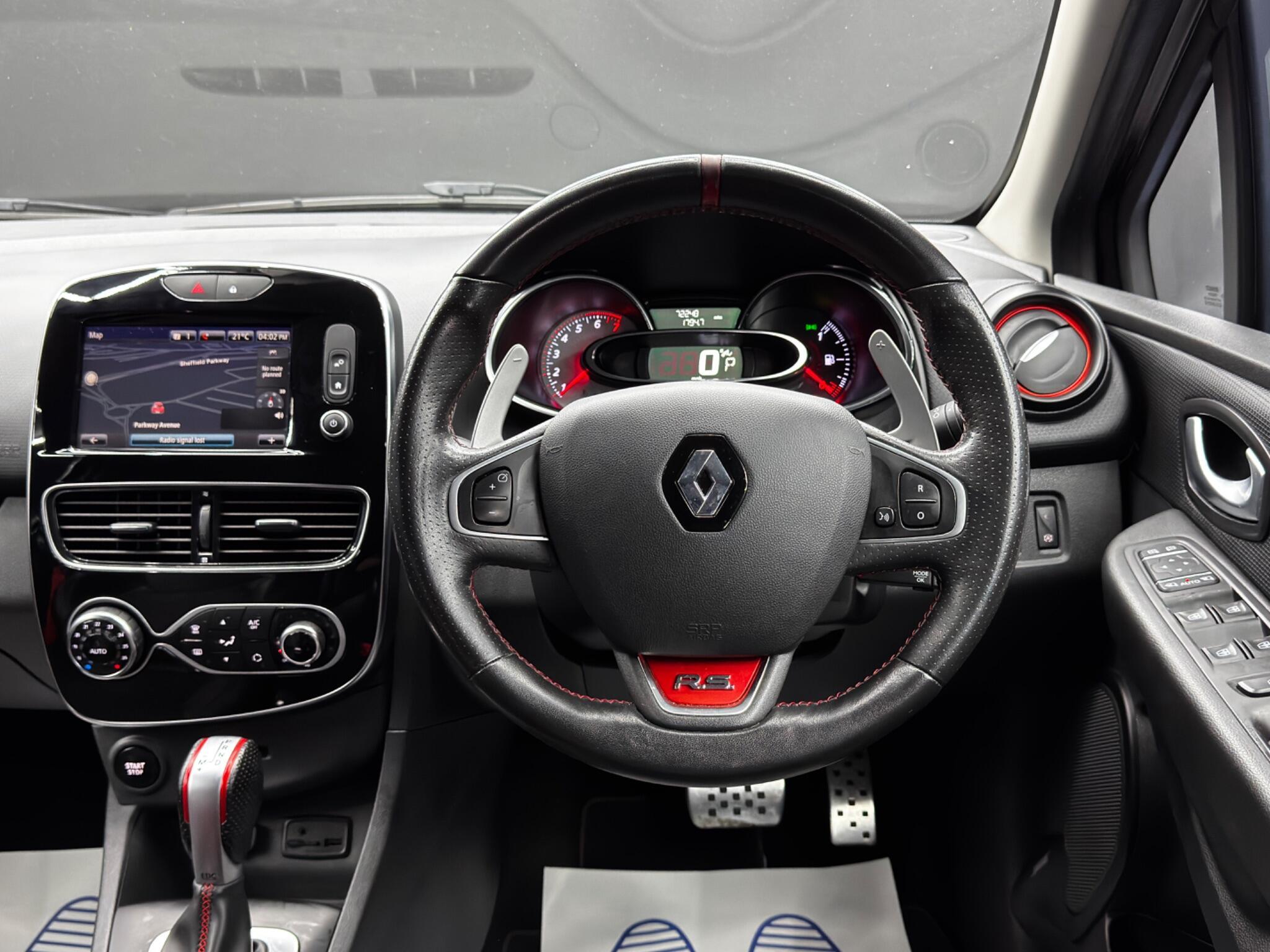 Renault Clio - Image 18
