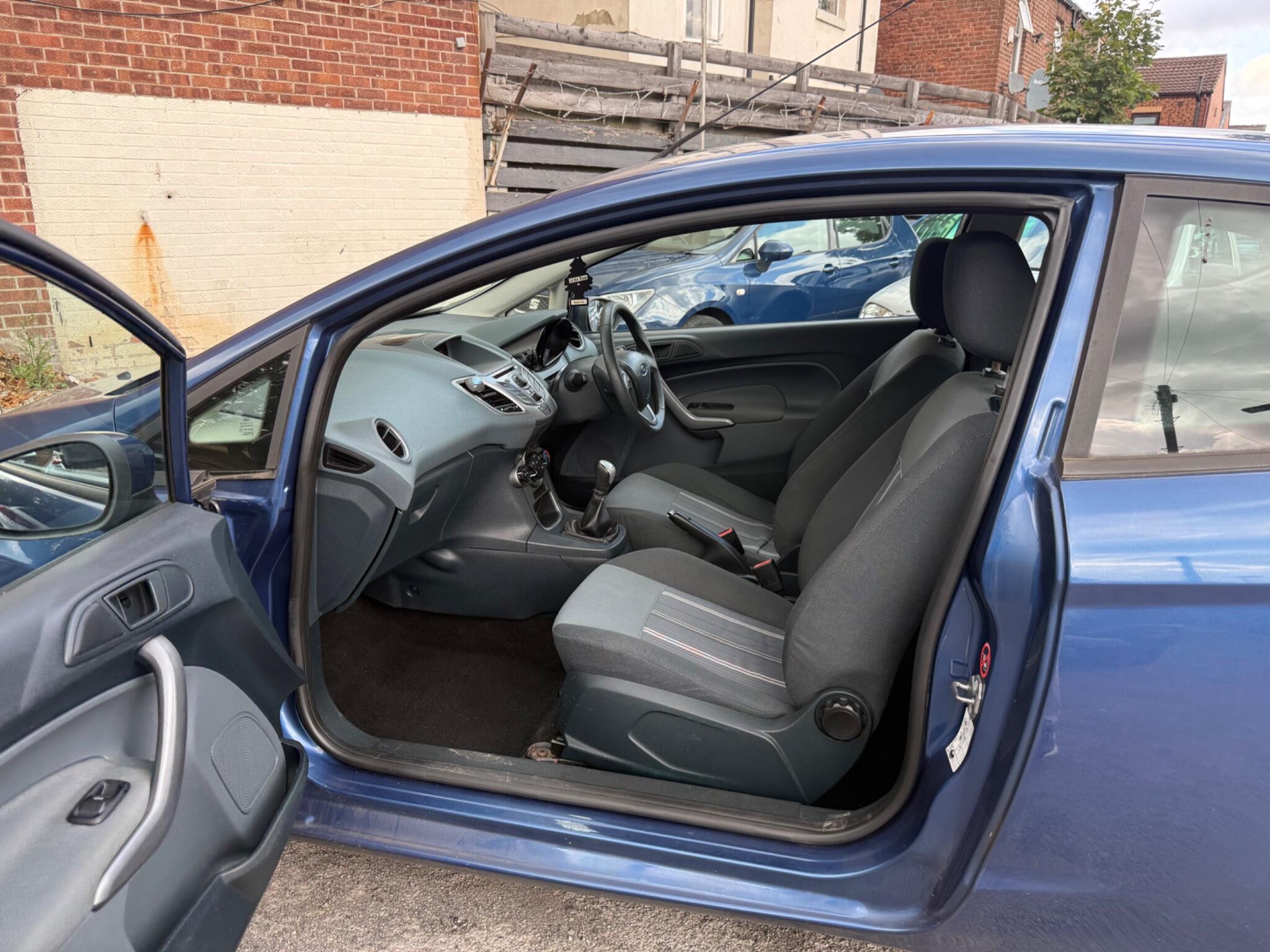 Ford Fiesta - Image 19