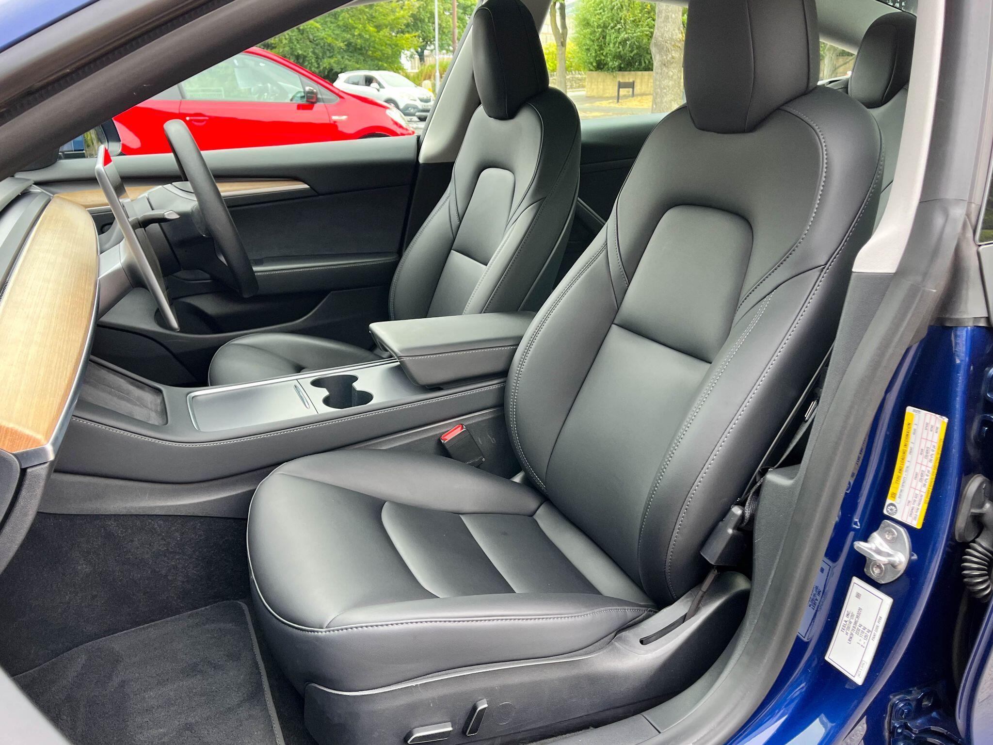 Tesla Model 3 - Image 8
