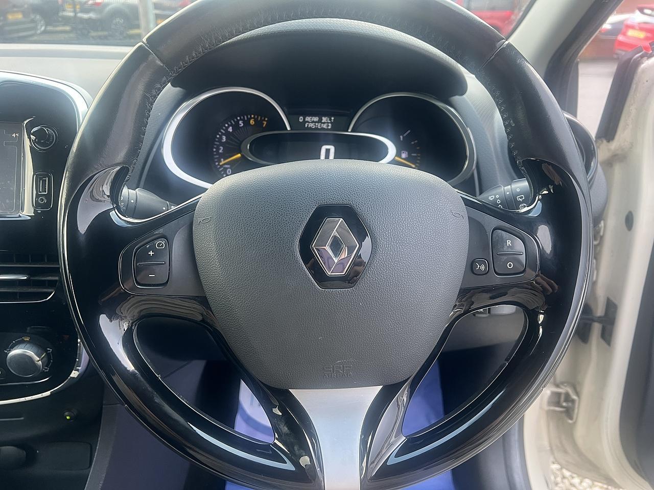 Renault Clio - Image 11