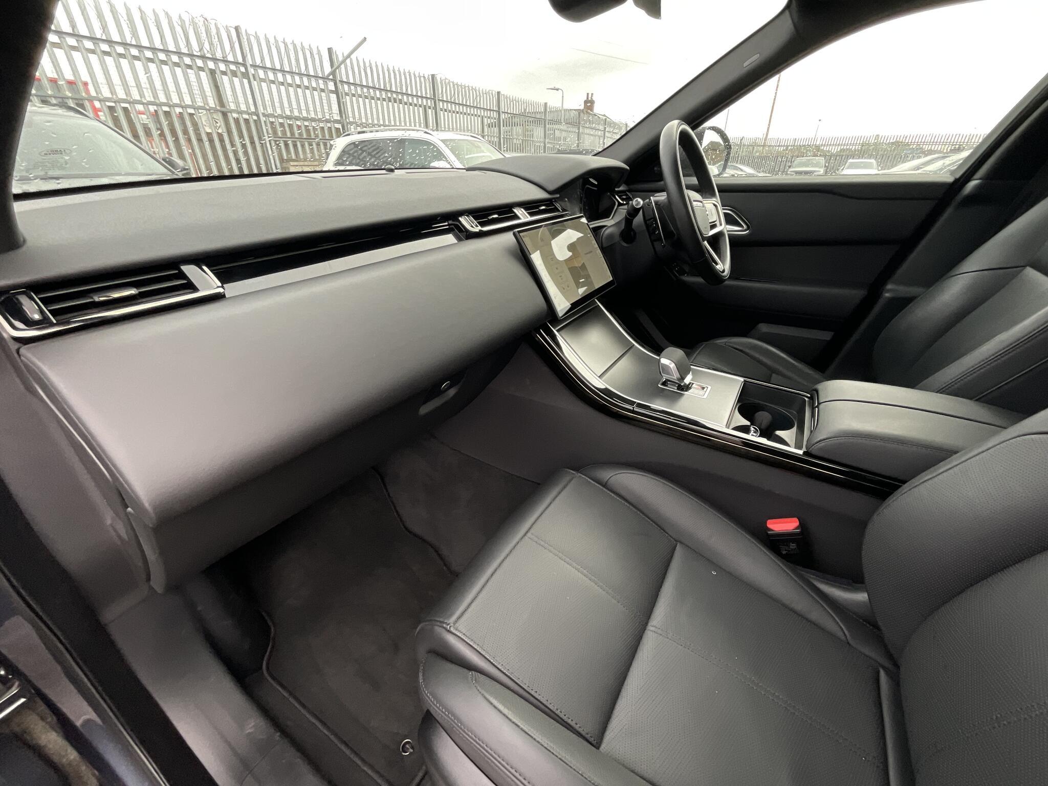 Land Rover Range Rover Velar - Image 16