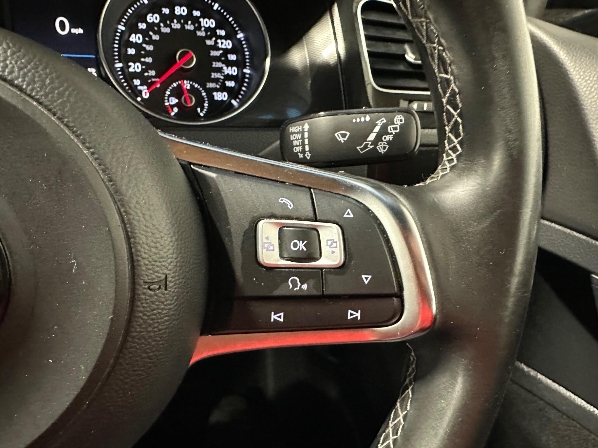 Volkswagen Golf - Image 20