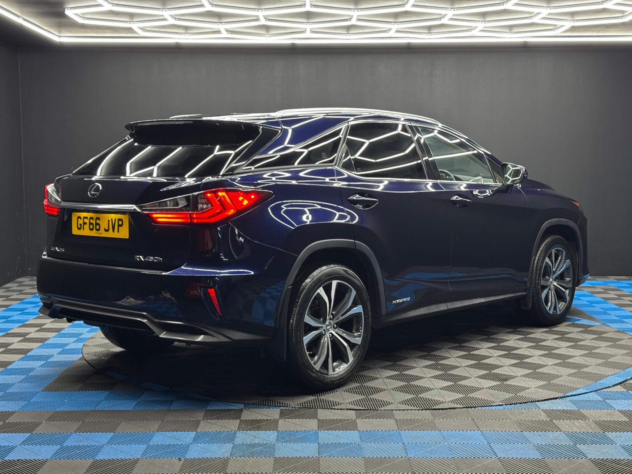 Lexus RX - Image 5