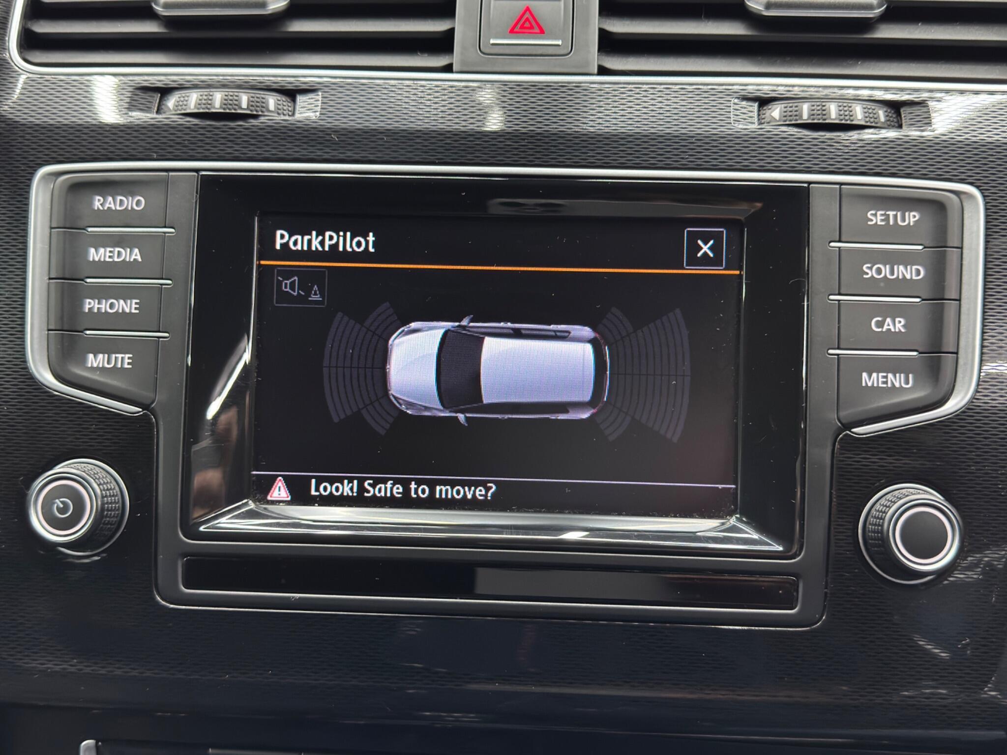 Volkswagen Golf - Image 34