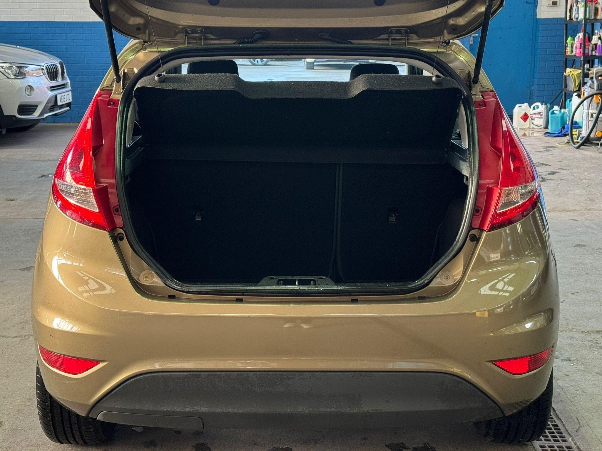 Ford Fiesta - Image 24