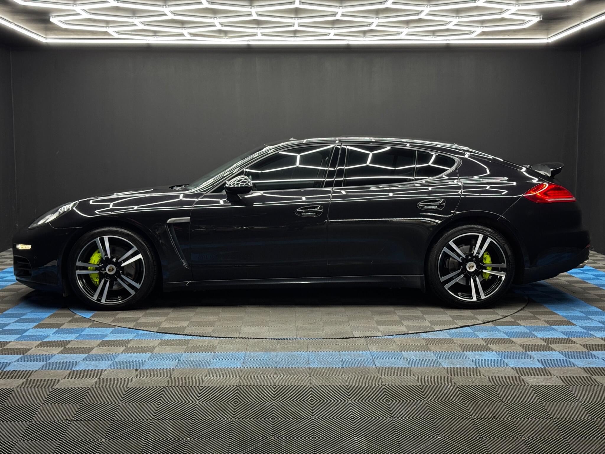 Porsche Panamera - Image 8