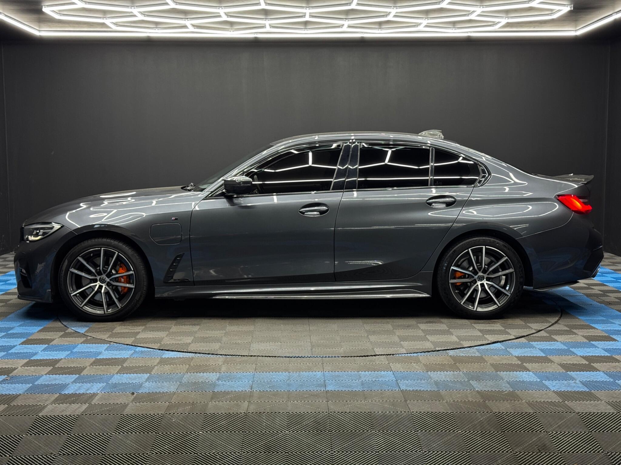 BMW 3 Series - Image 8