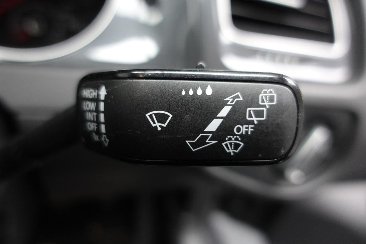 Volkswagen Golf - Image 44