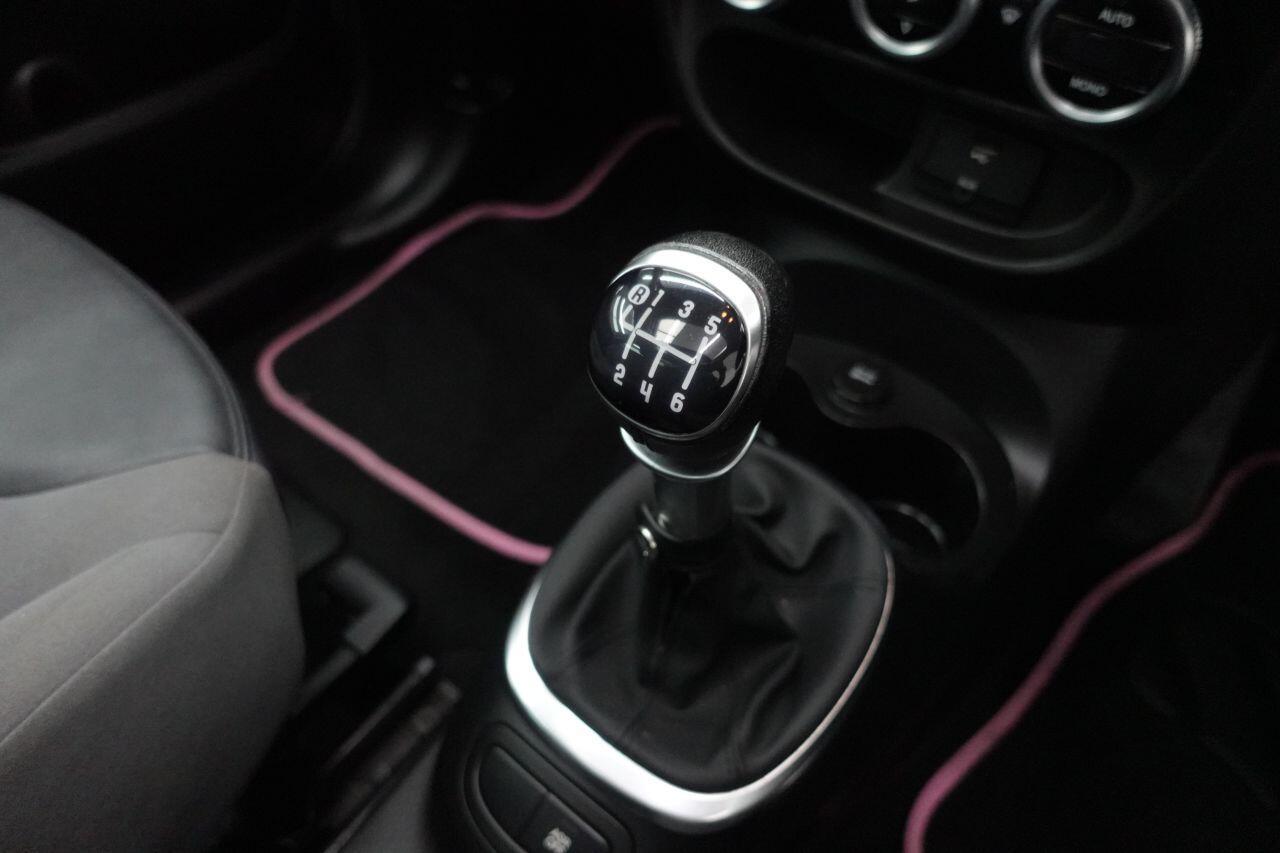 Fiat 500L - Image 11