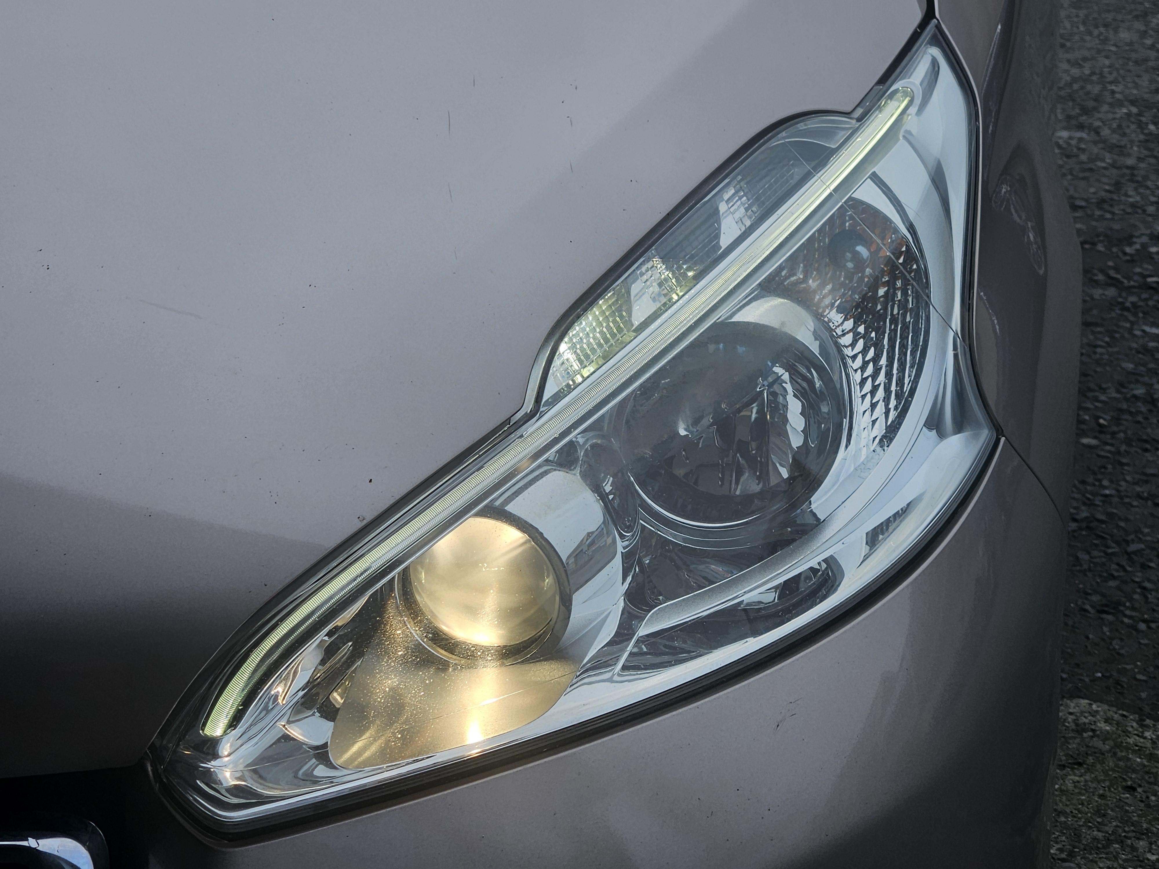 Peugeot 208 - Image 12