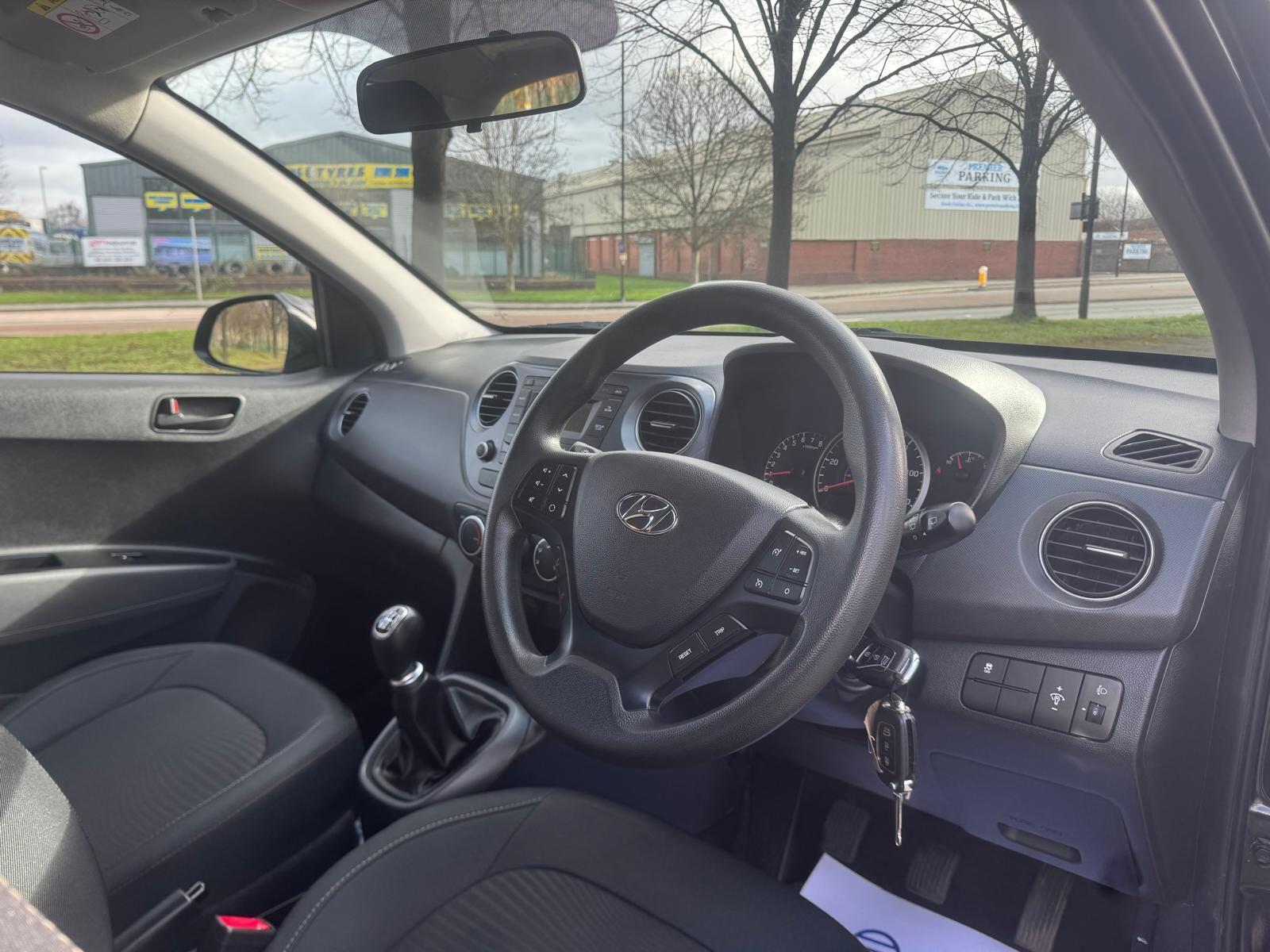 Hyundai i10 - Image 22