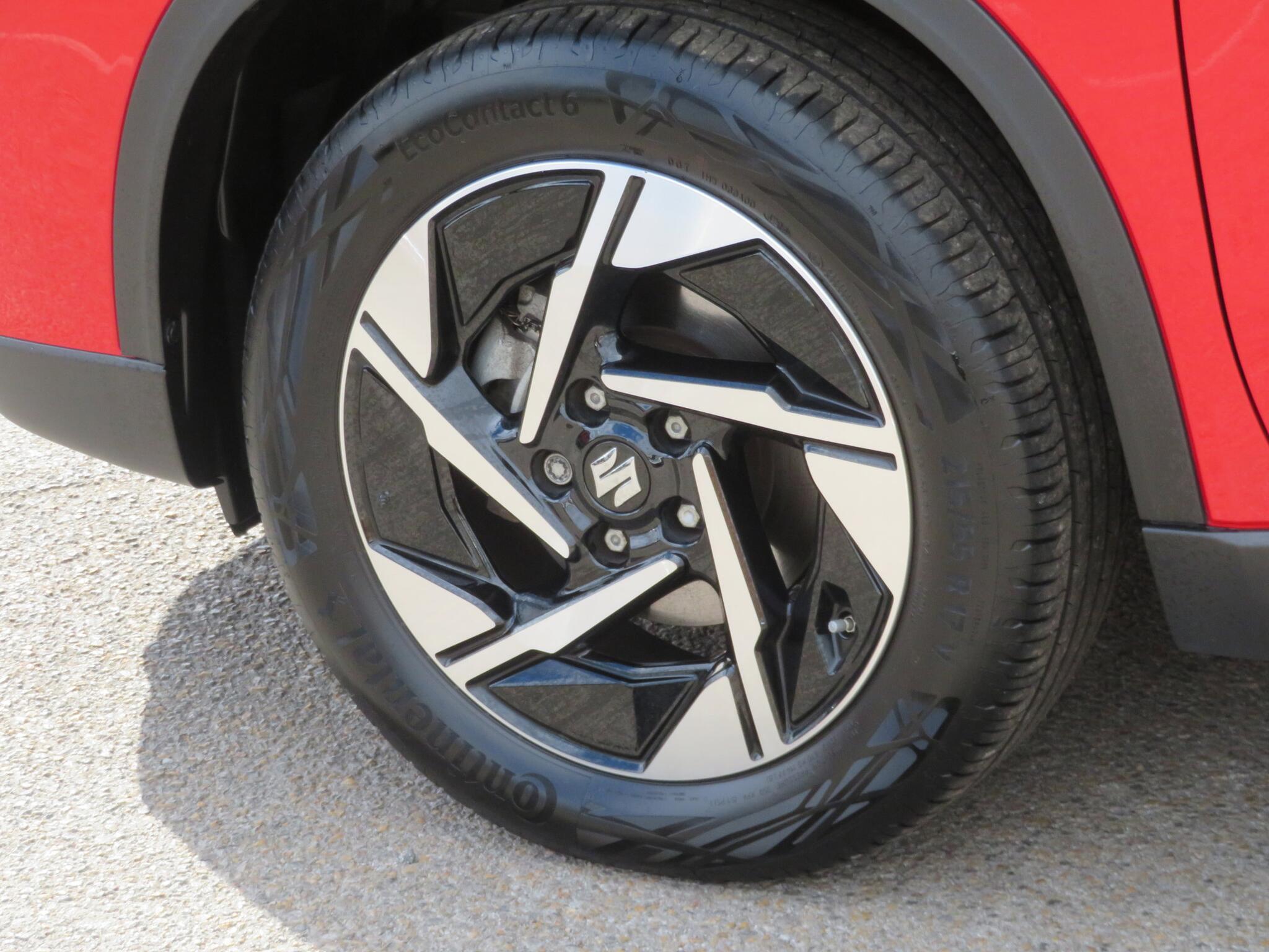 Suzuki Vitara - Image 19