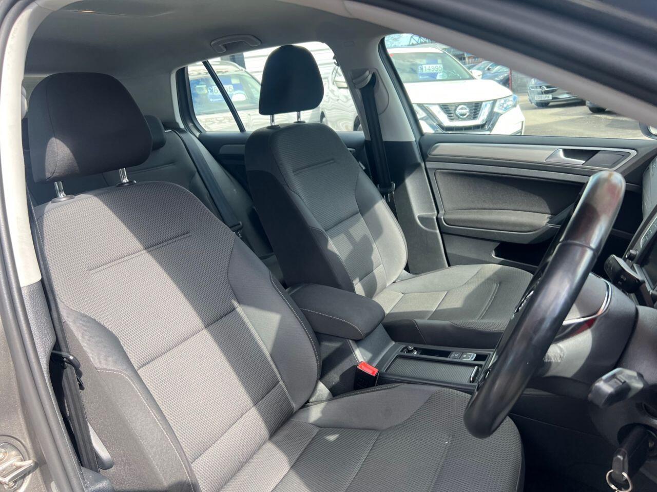 Volkswagen Golf - Image 14