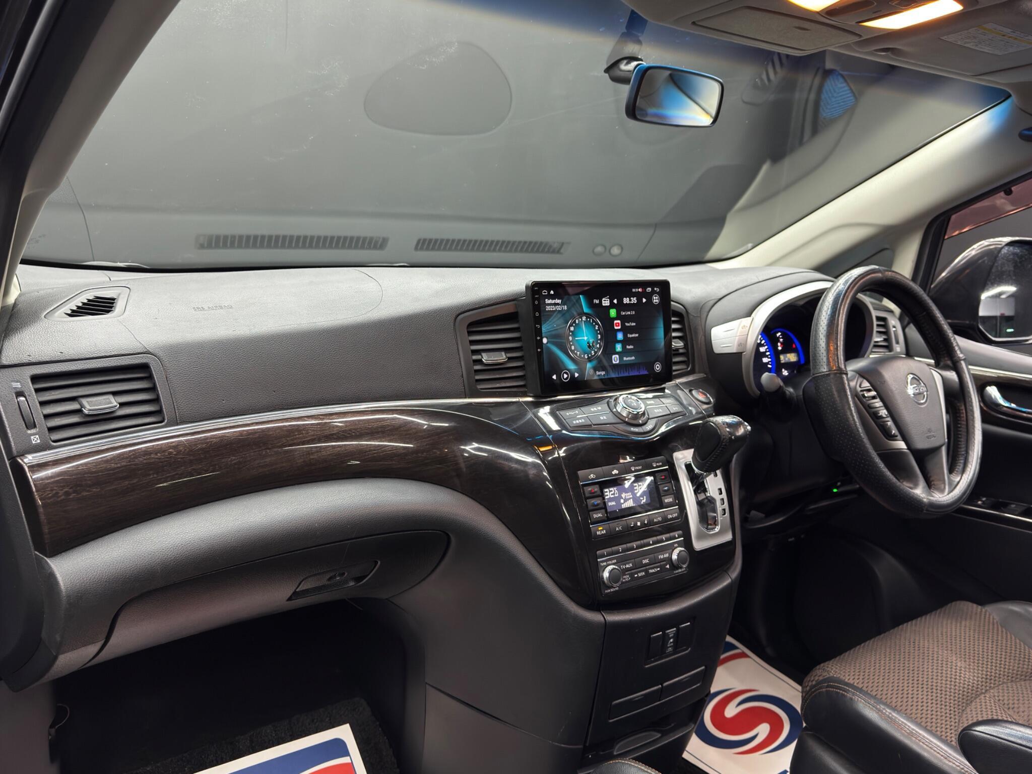 Nissan Elgrand - Image 11