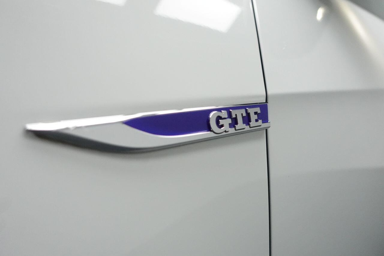 Volkswagen Golf - Image 30