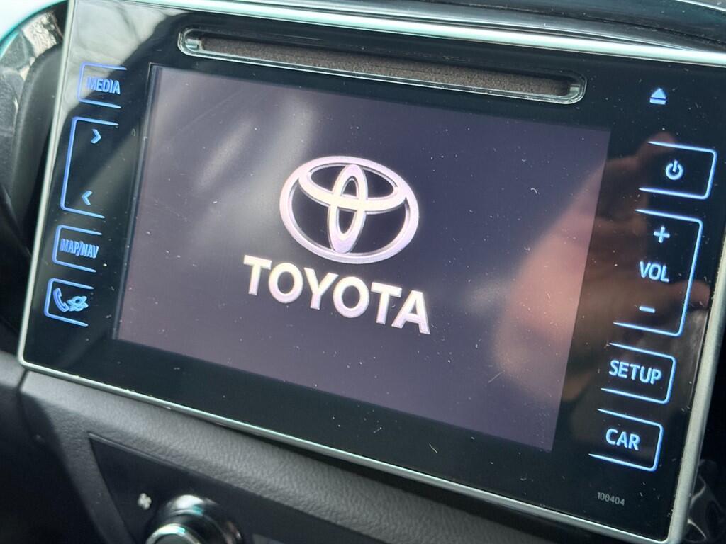 Toyota Hilux - Image 13