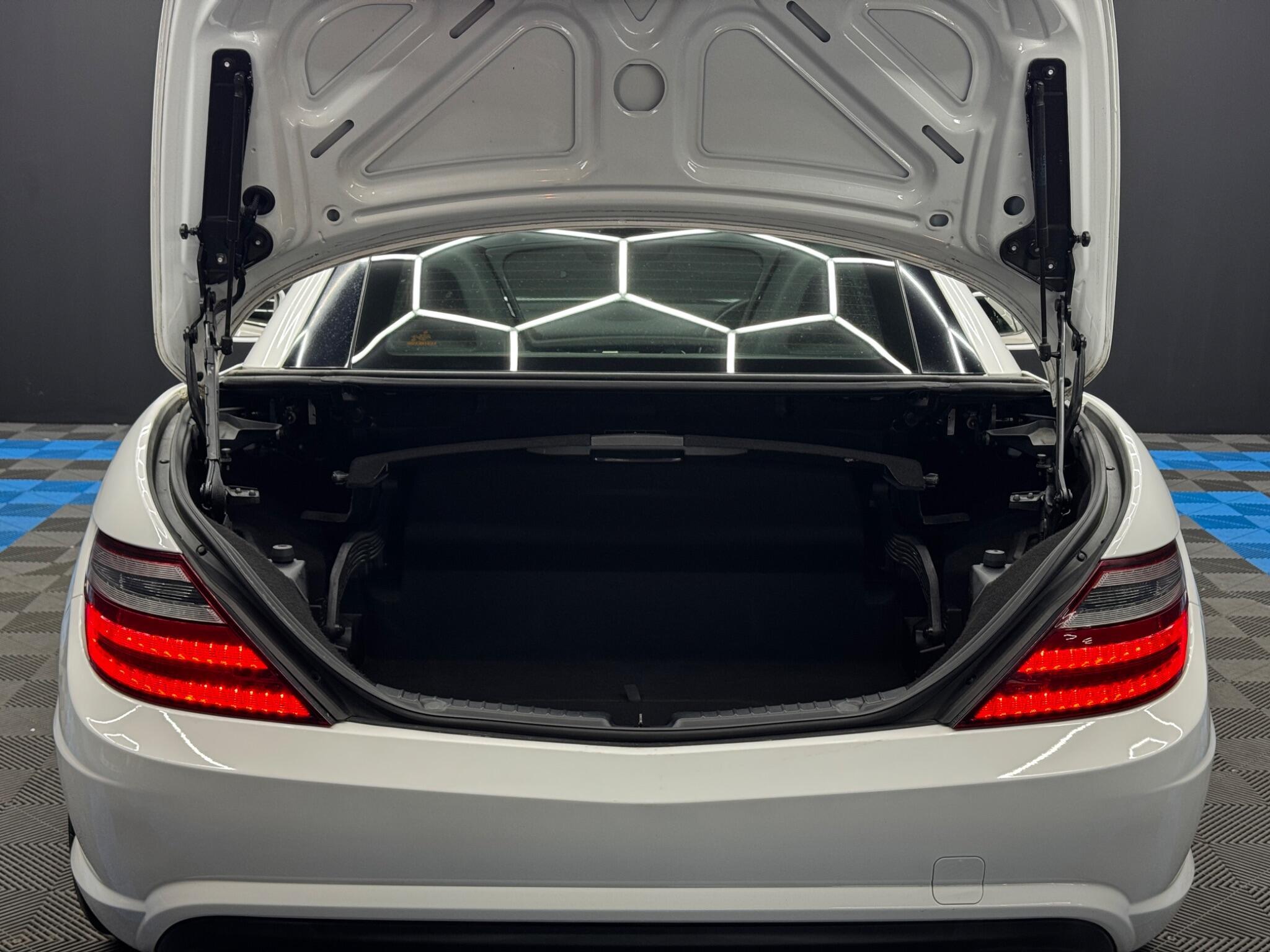 Mercedes SLK - Image 35