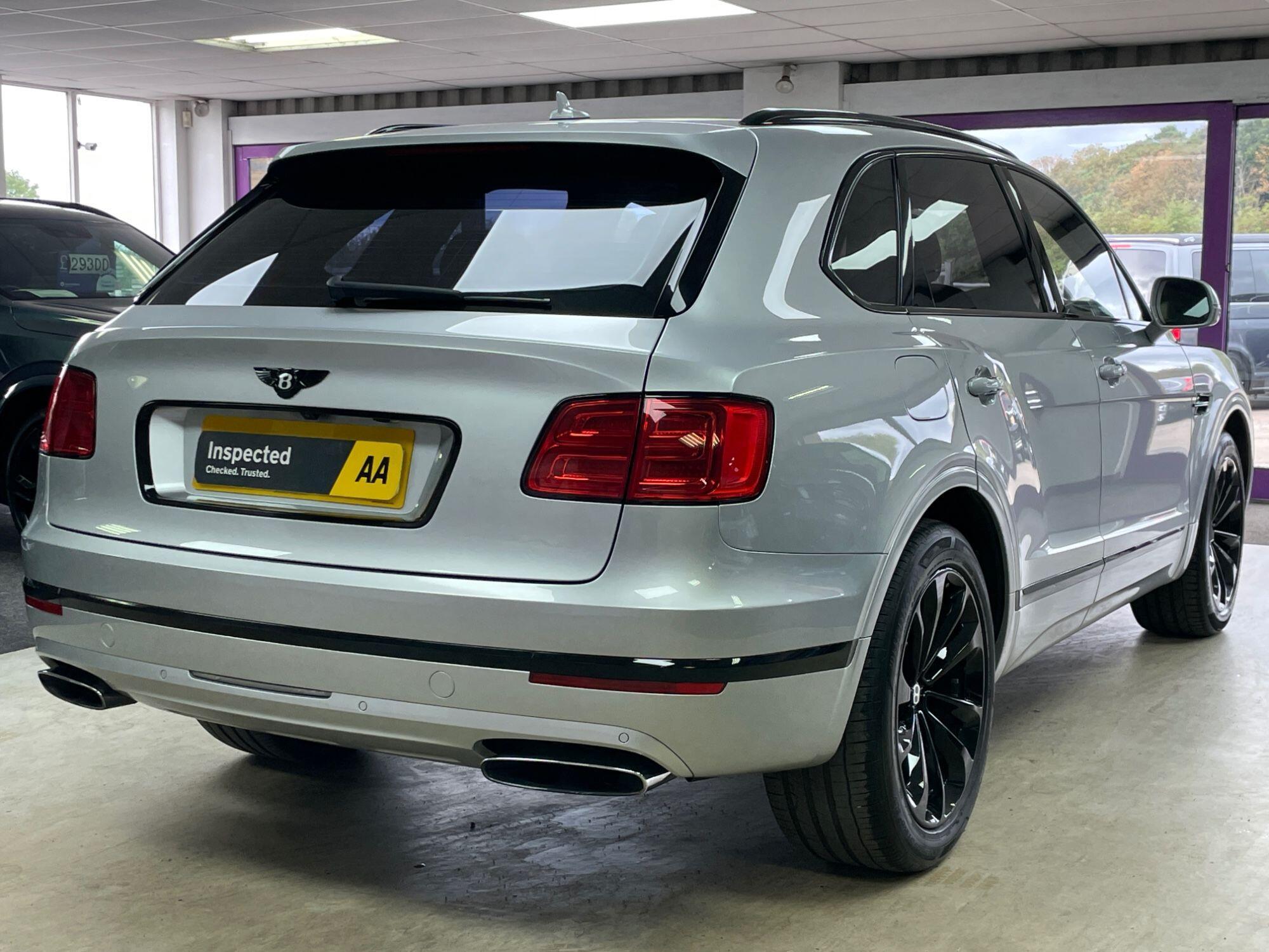 Bentley Bentayga - Image 11