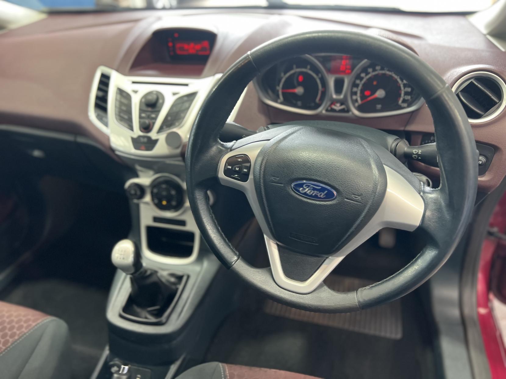Ford Fiesta - Image 19