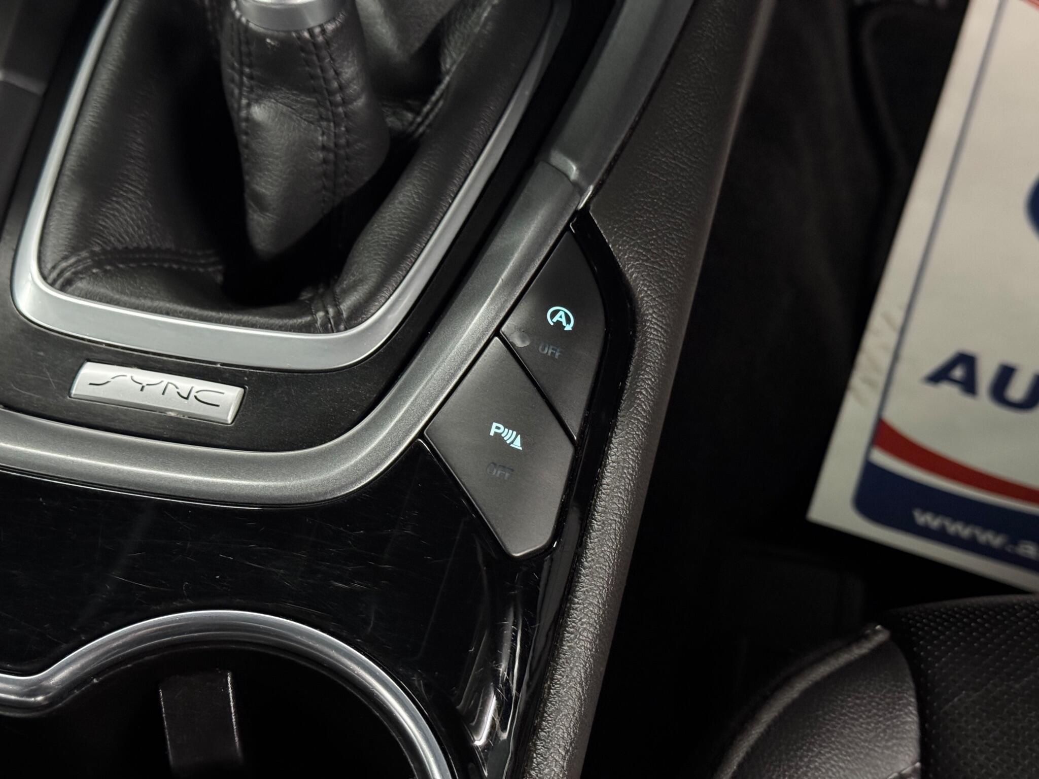 Ford Mondeo - Image 25