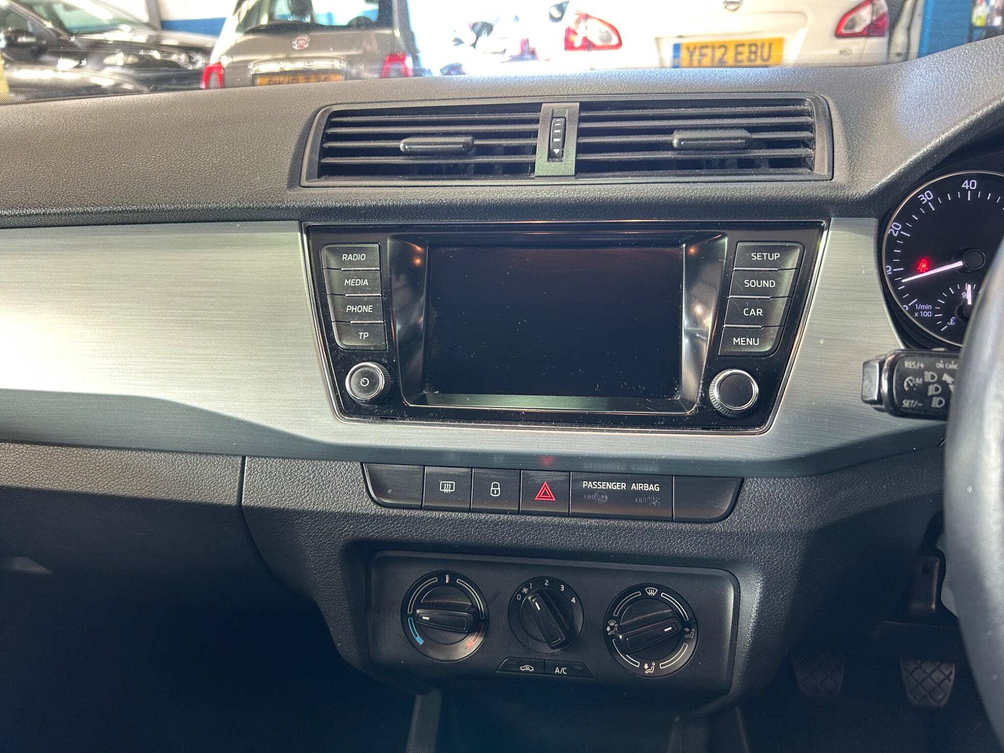 Skoda Fabia - Image 11