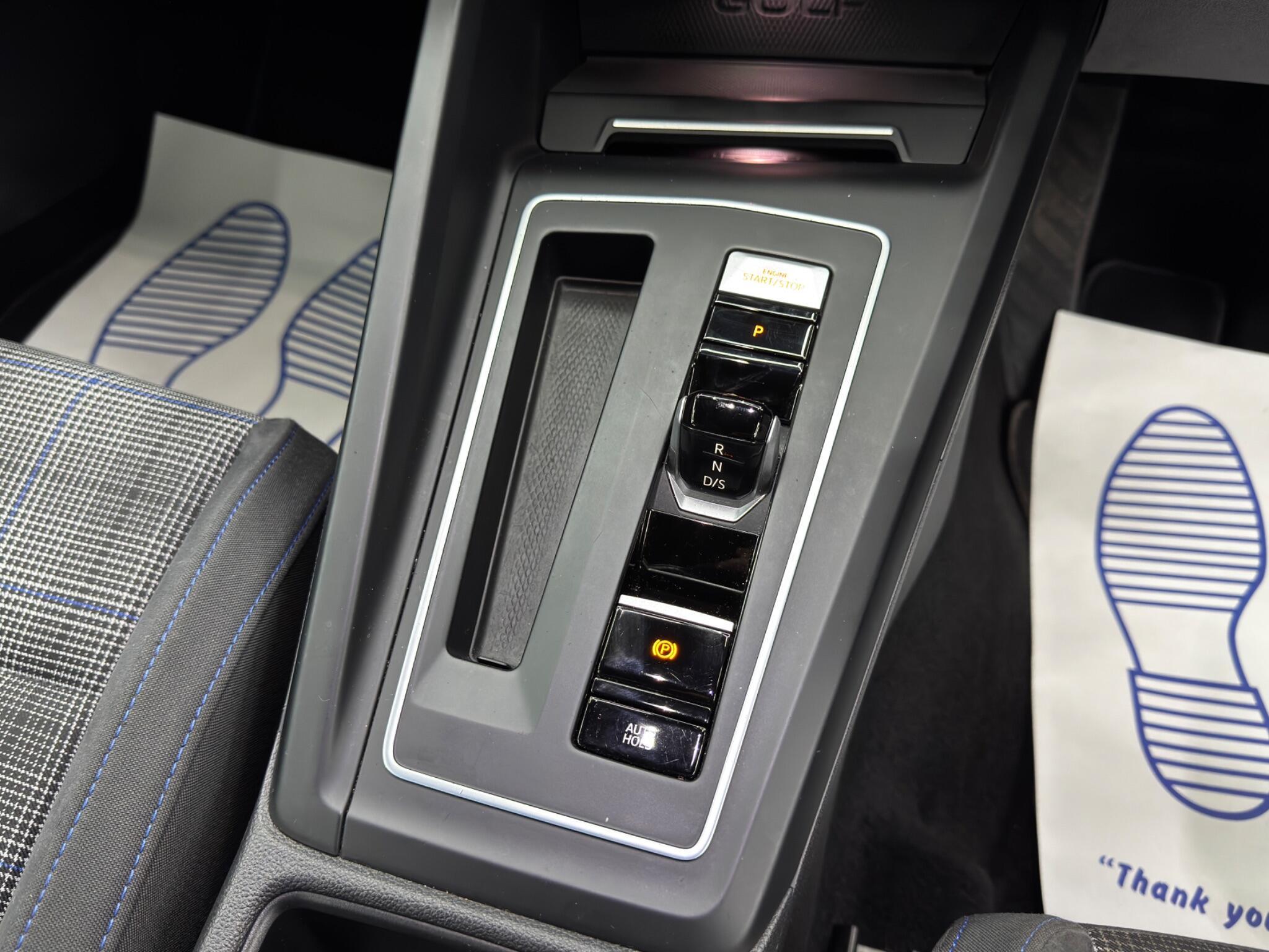 Volkswagen Golf - Image 24