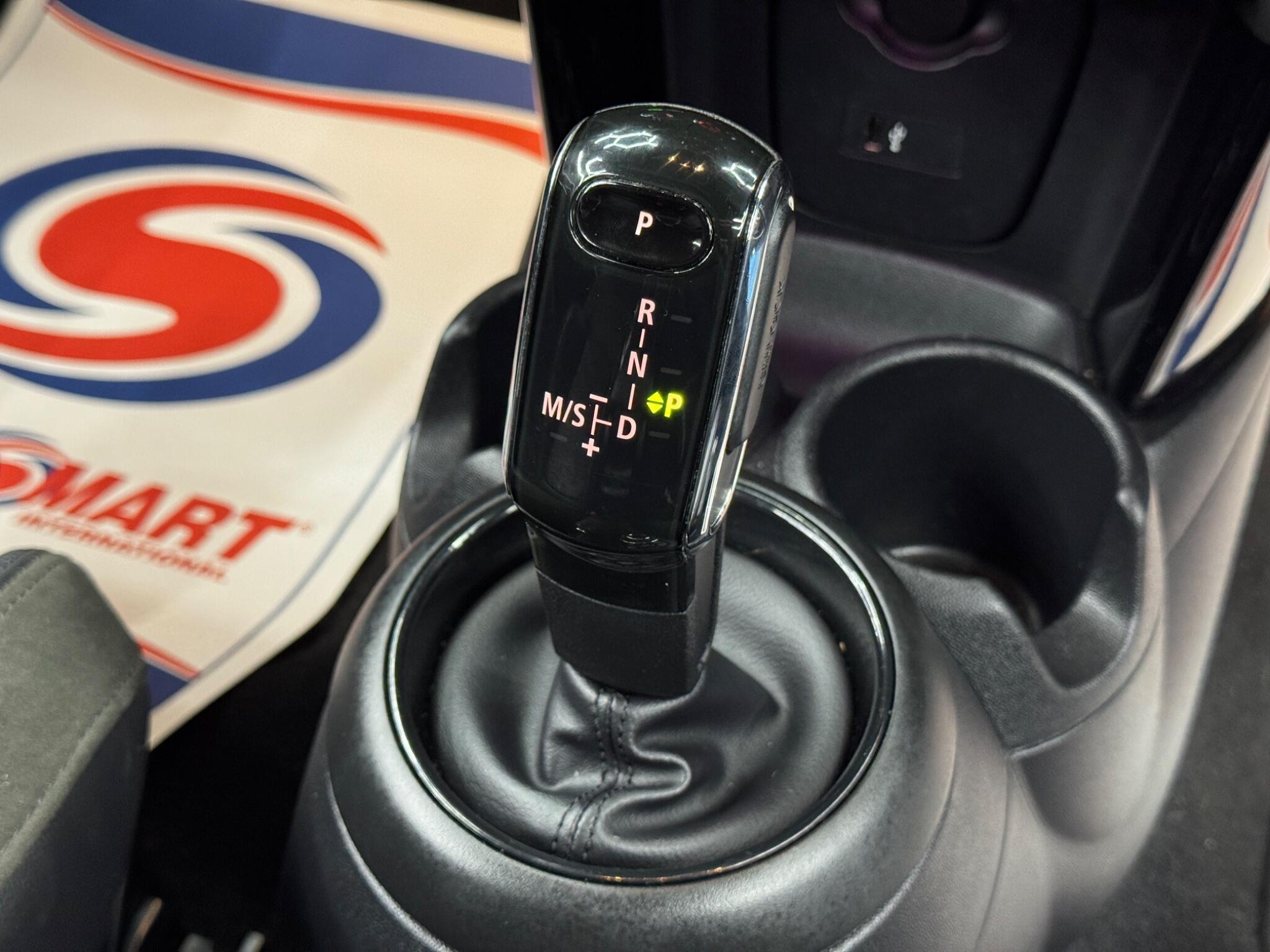 MINI Hatch - Image 24