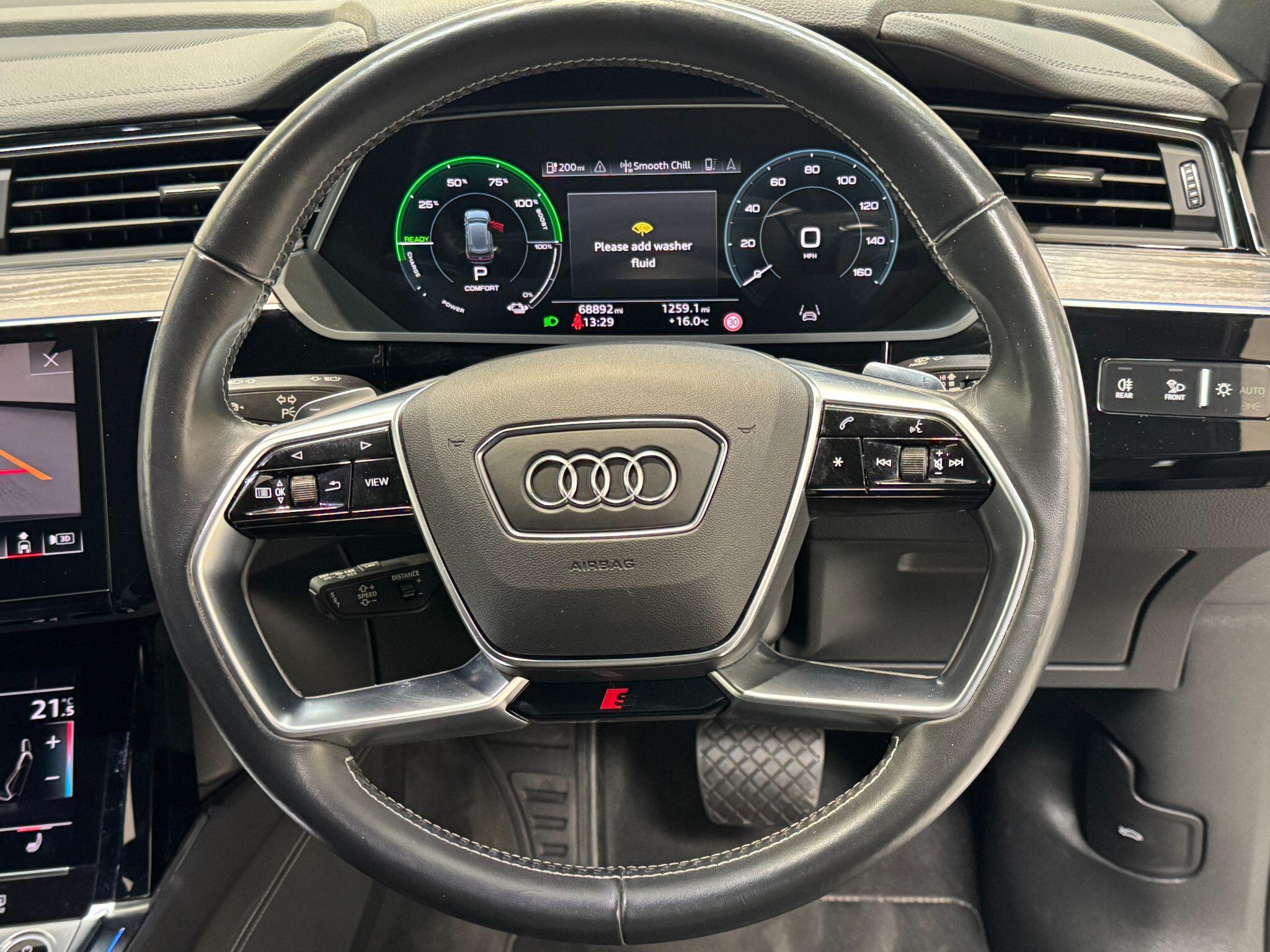 Audi E-Tron - Image 32