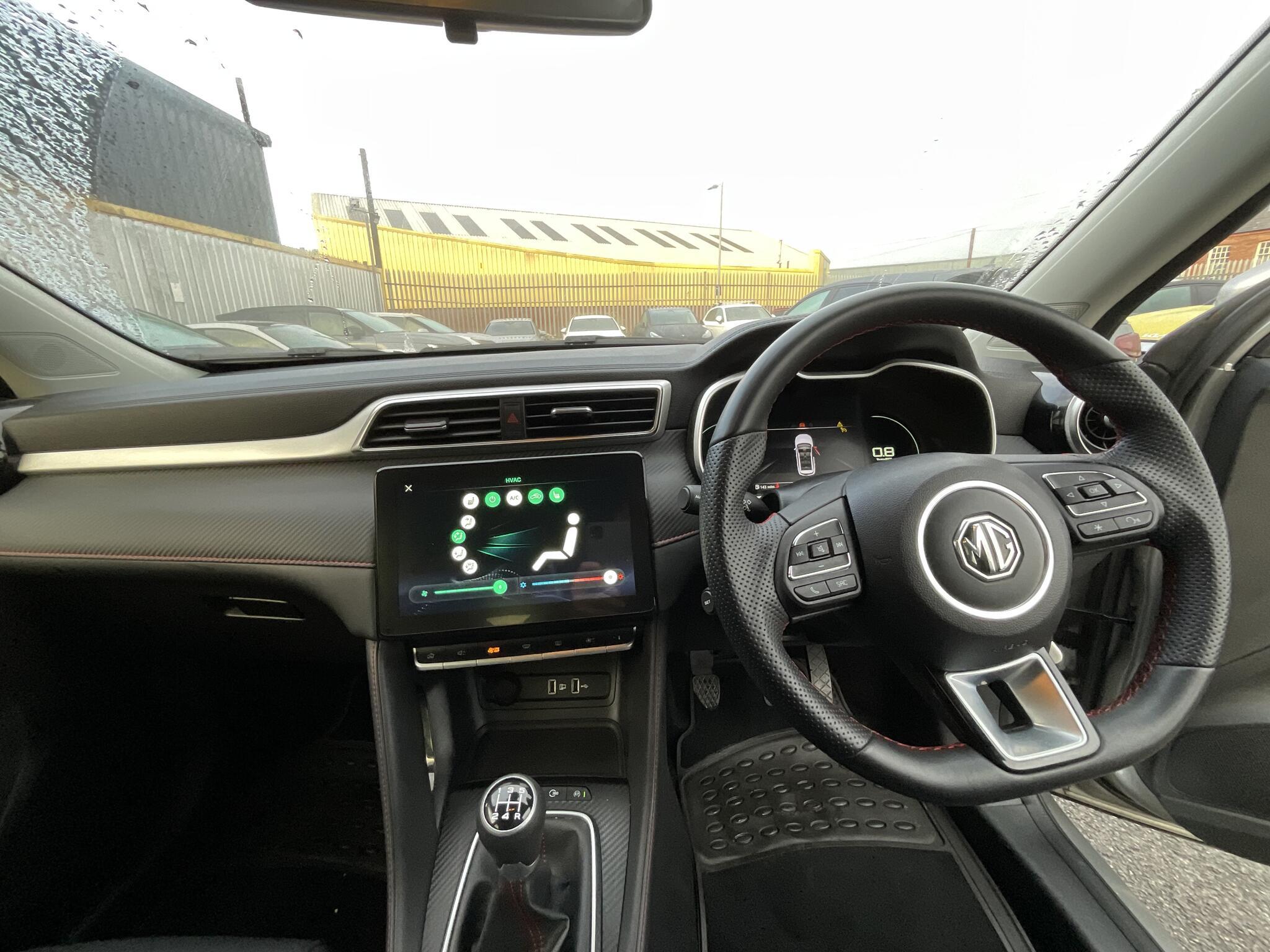 MG MG ZS - Image 18