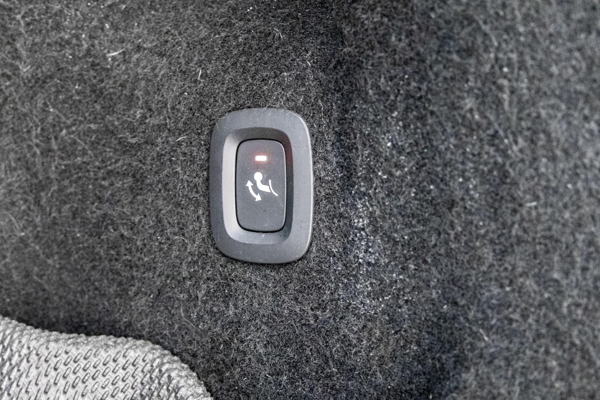 Volvo XC60 - Image 12