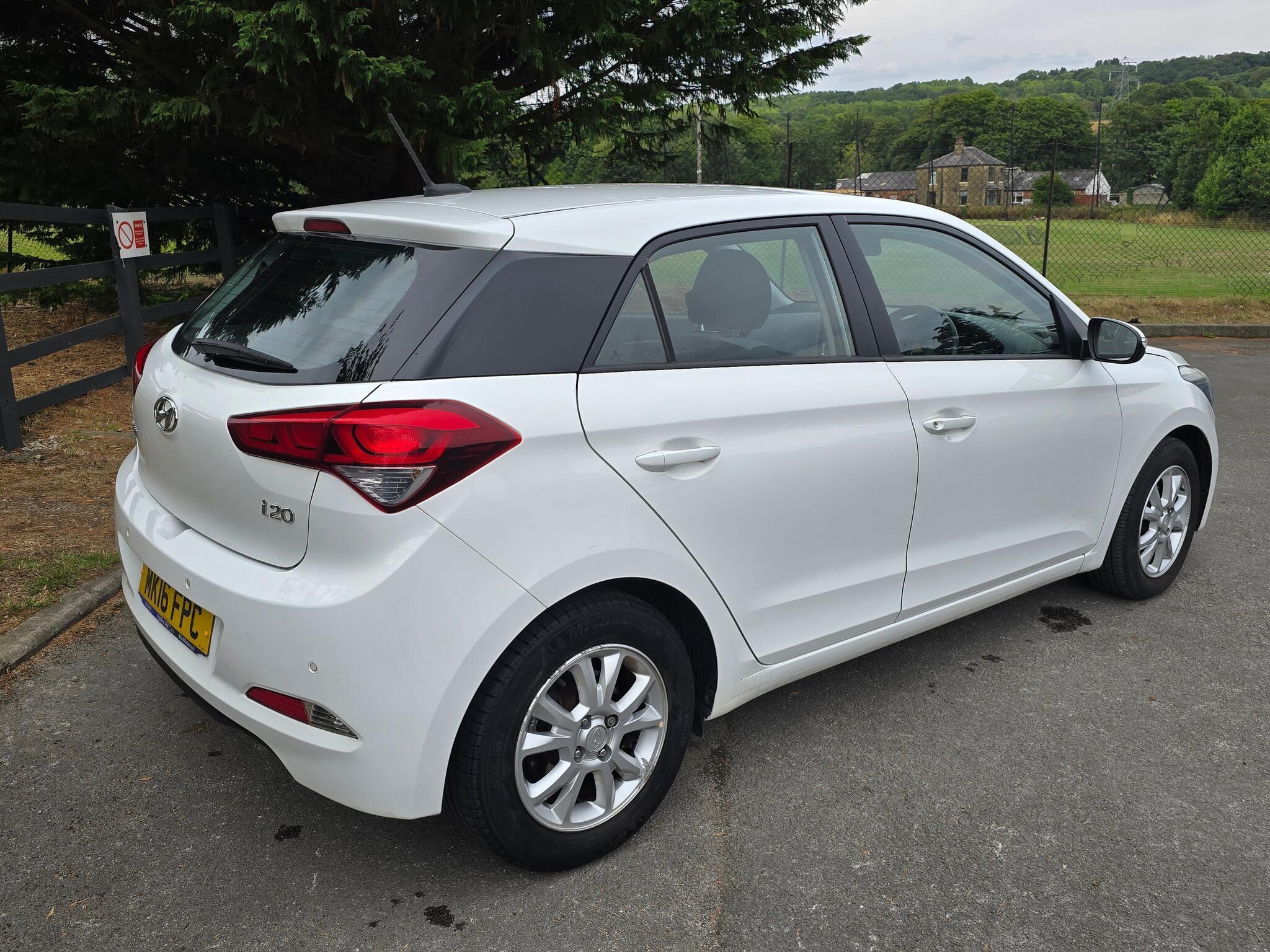 Hyundai i20 - Image 16