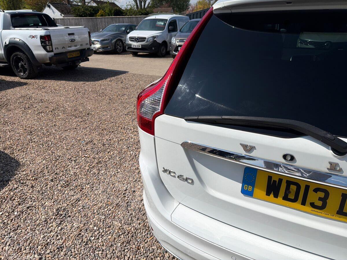 Volvo XC60 - Image 32