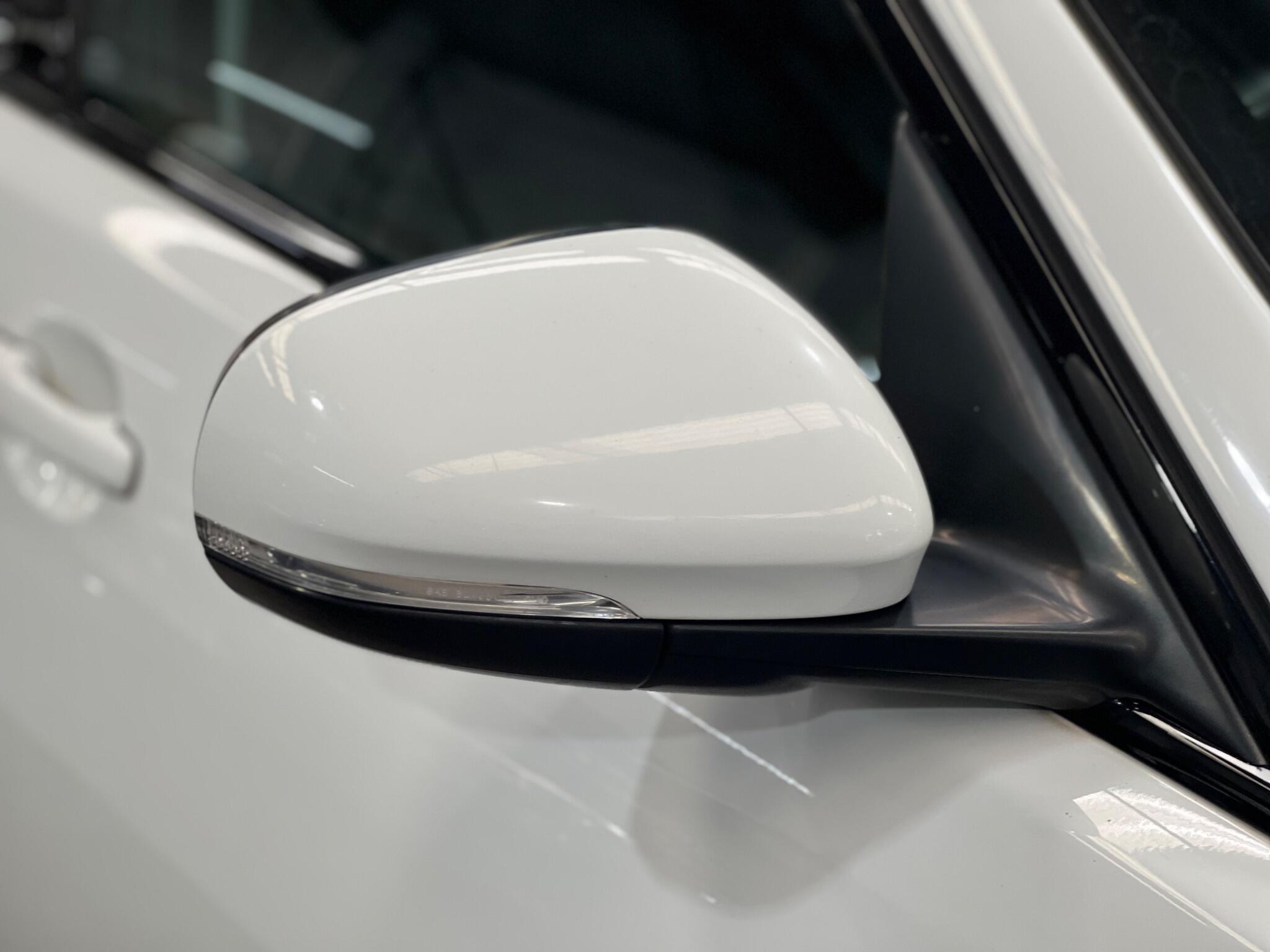 Jaguar XF - Image 23