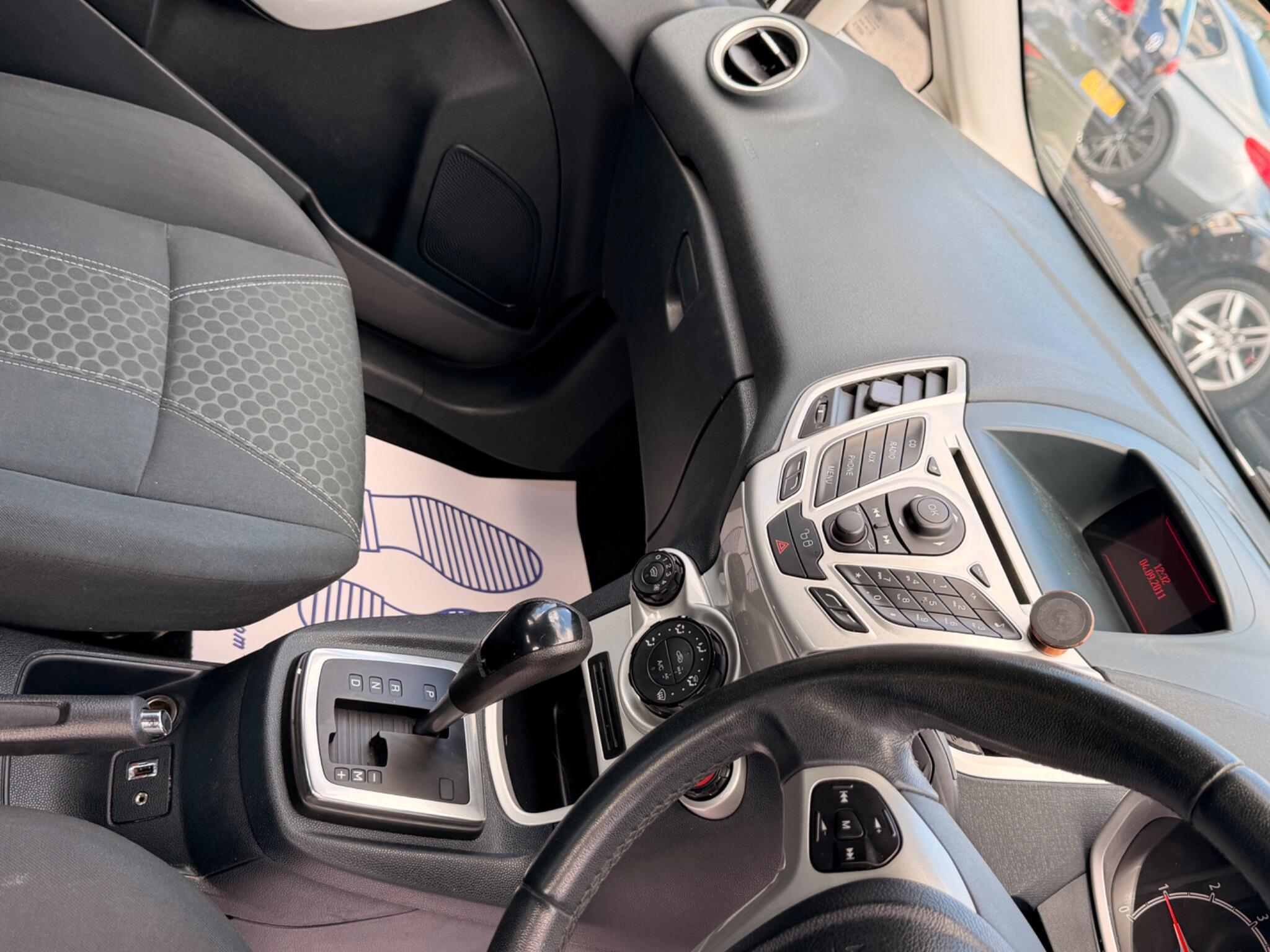 Ford Fiesta - Image 17