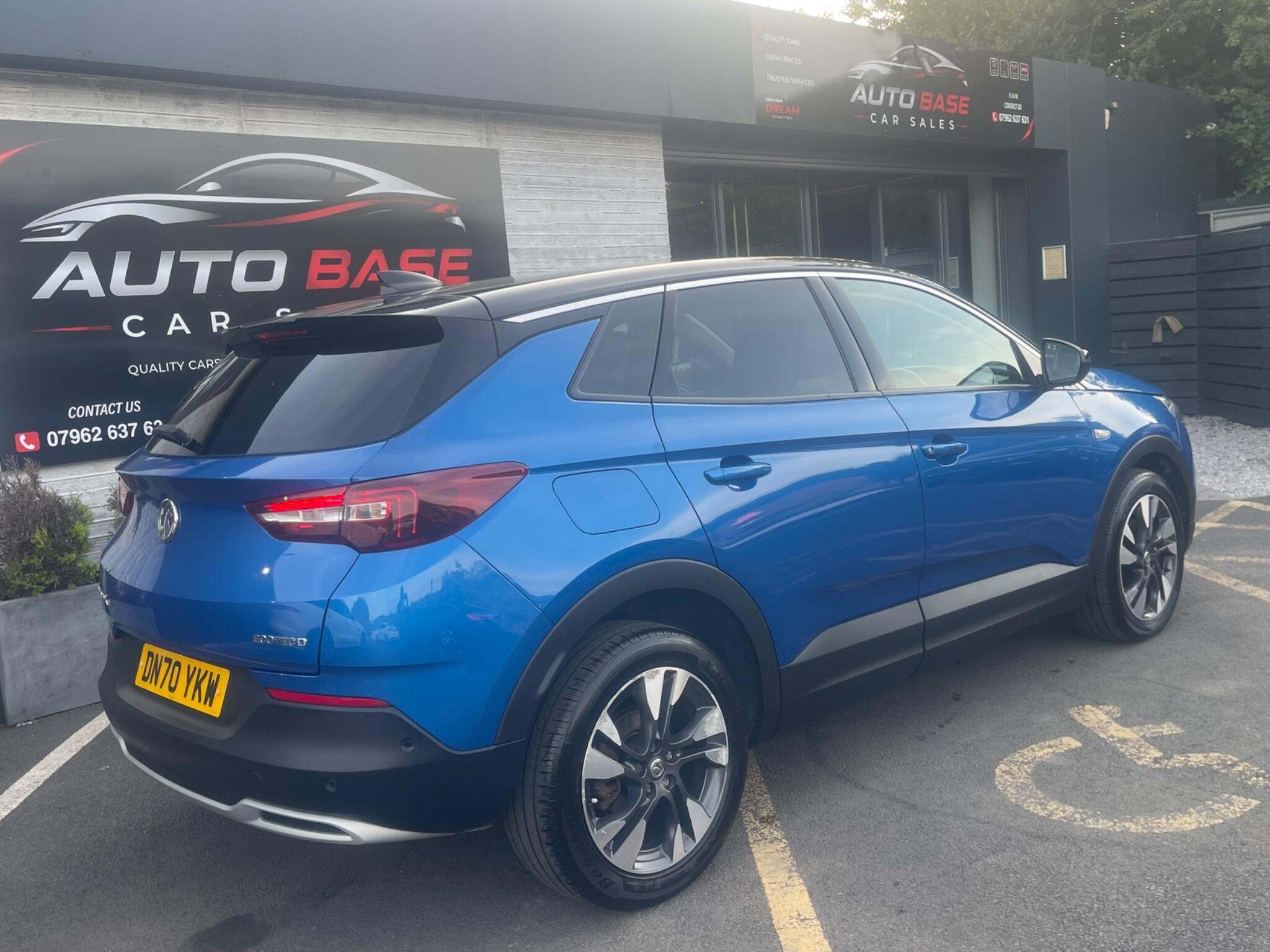 Vauxhall Grandland X - Image 16