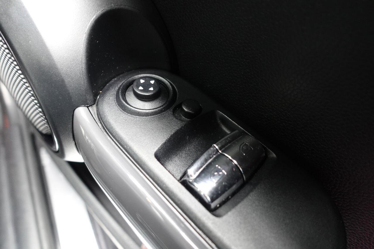 MINI Hatch - Image 35