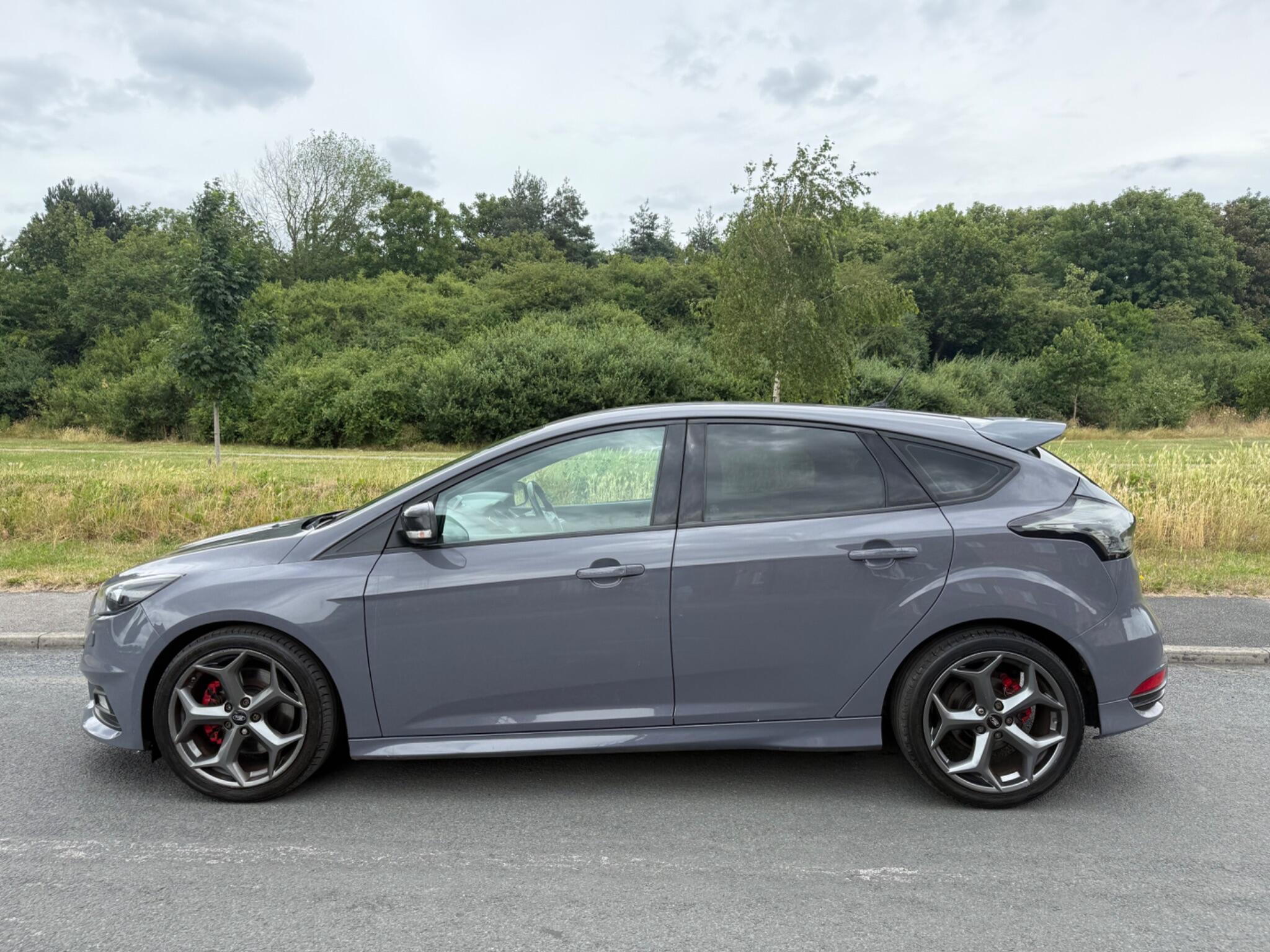 Ford Focus - Image 6