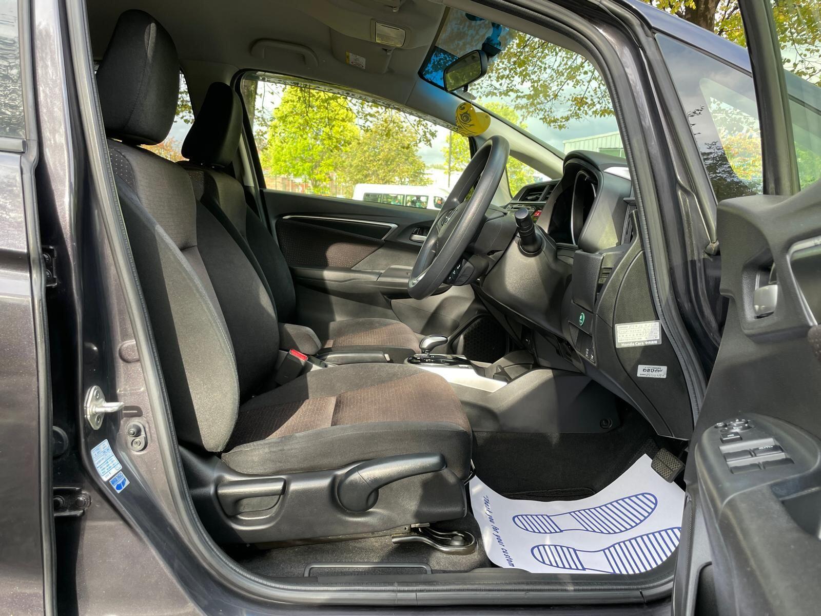 Honda FIT - Image 17