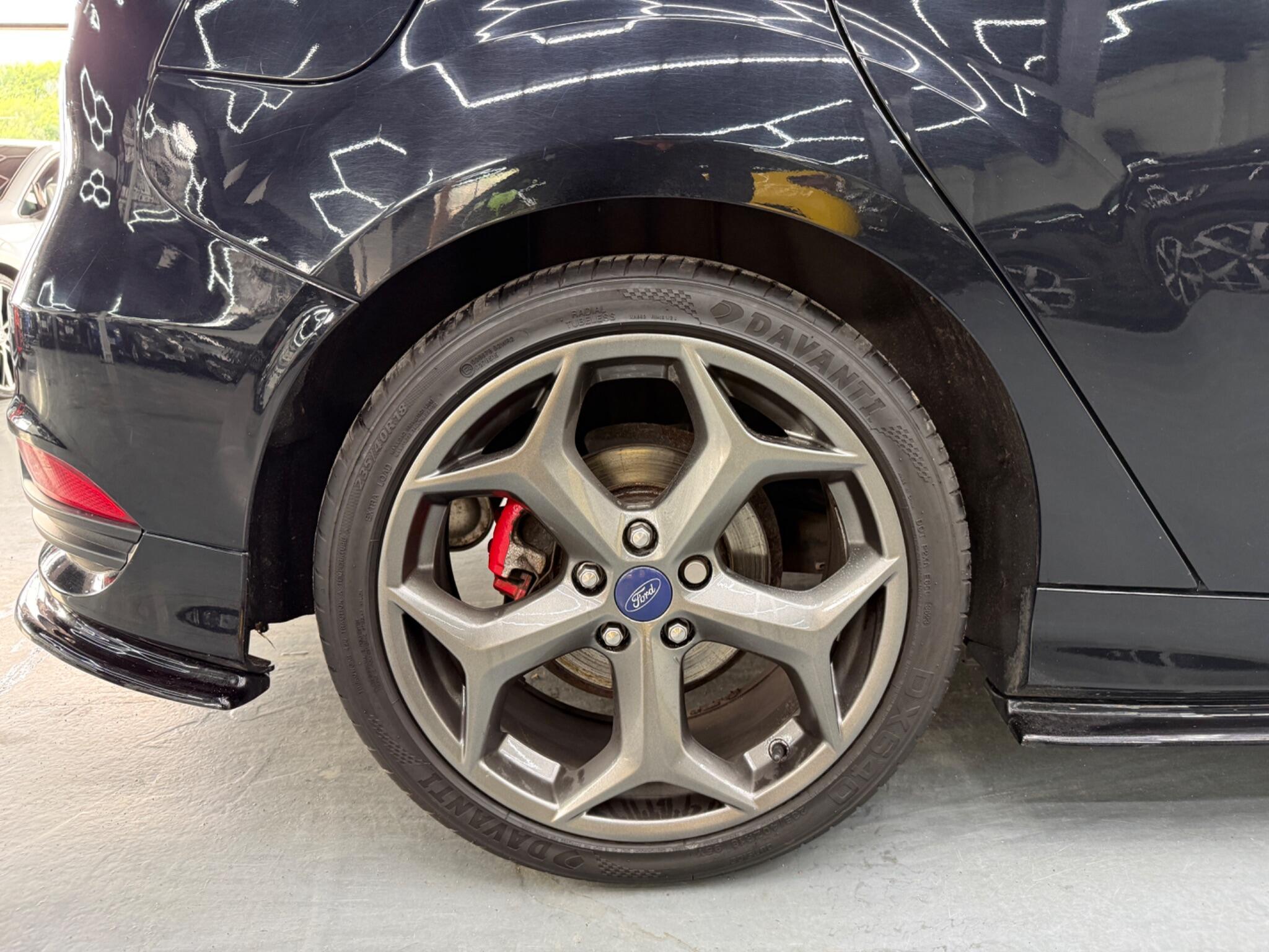 Ford Focus - Image 18